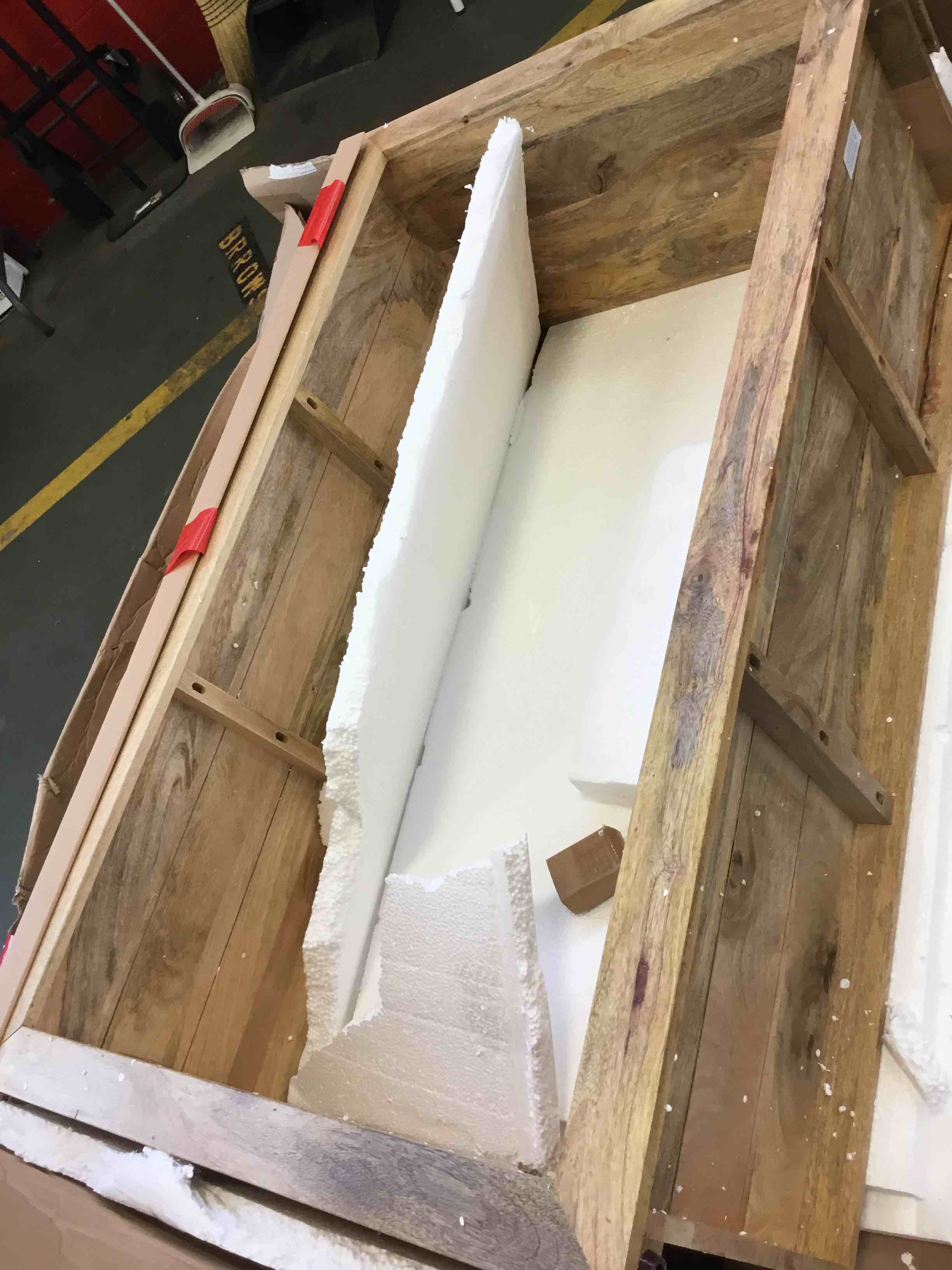 https://s3.amazonaws.com/lotting-images-prod/bidfta/PPE2161508_1755186379540.jpeg