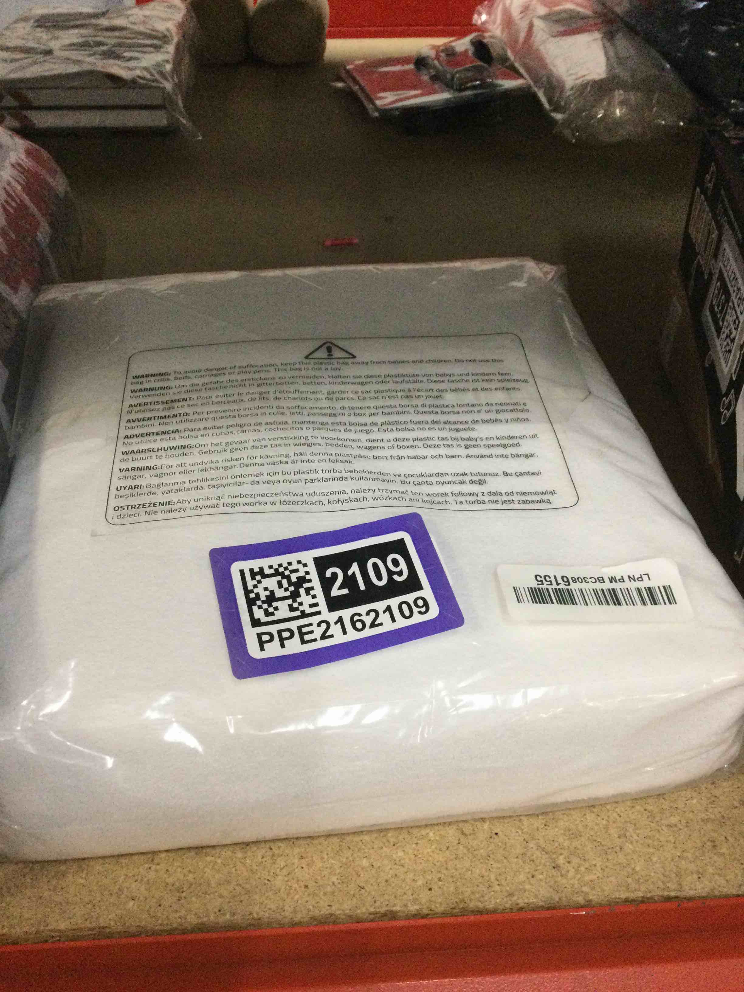 https://s3.amazonaws.com/lotting-images-prod/bidfta/PPE2162109_1759501969081.jpeg