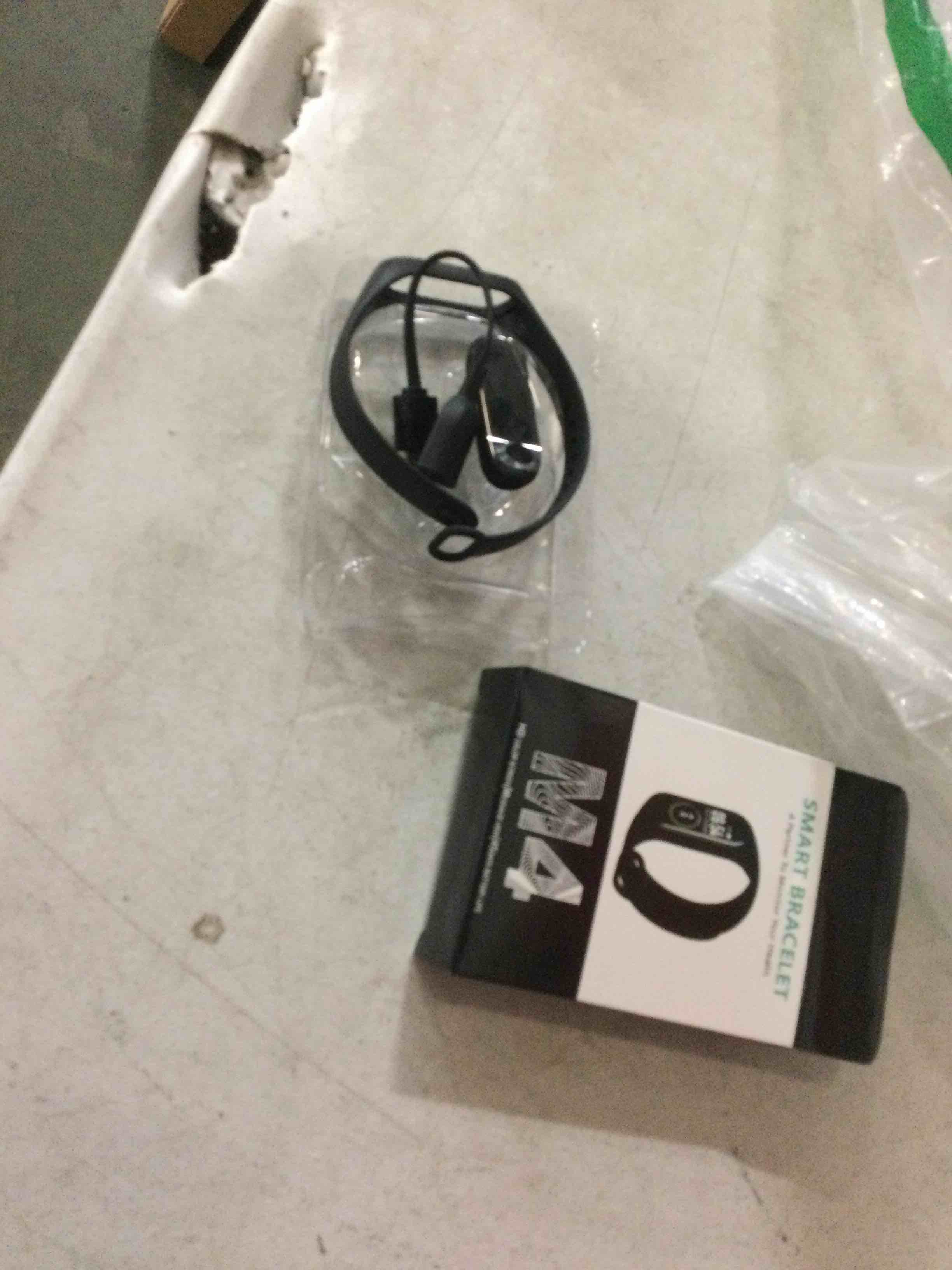 https://s3.amazonaws.com/lotting-images-prod/bidfta/PPE2162233_1760704012631.jpeg