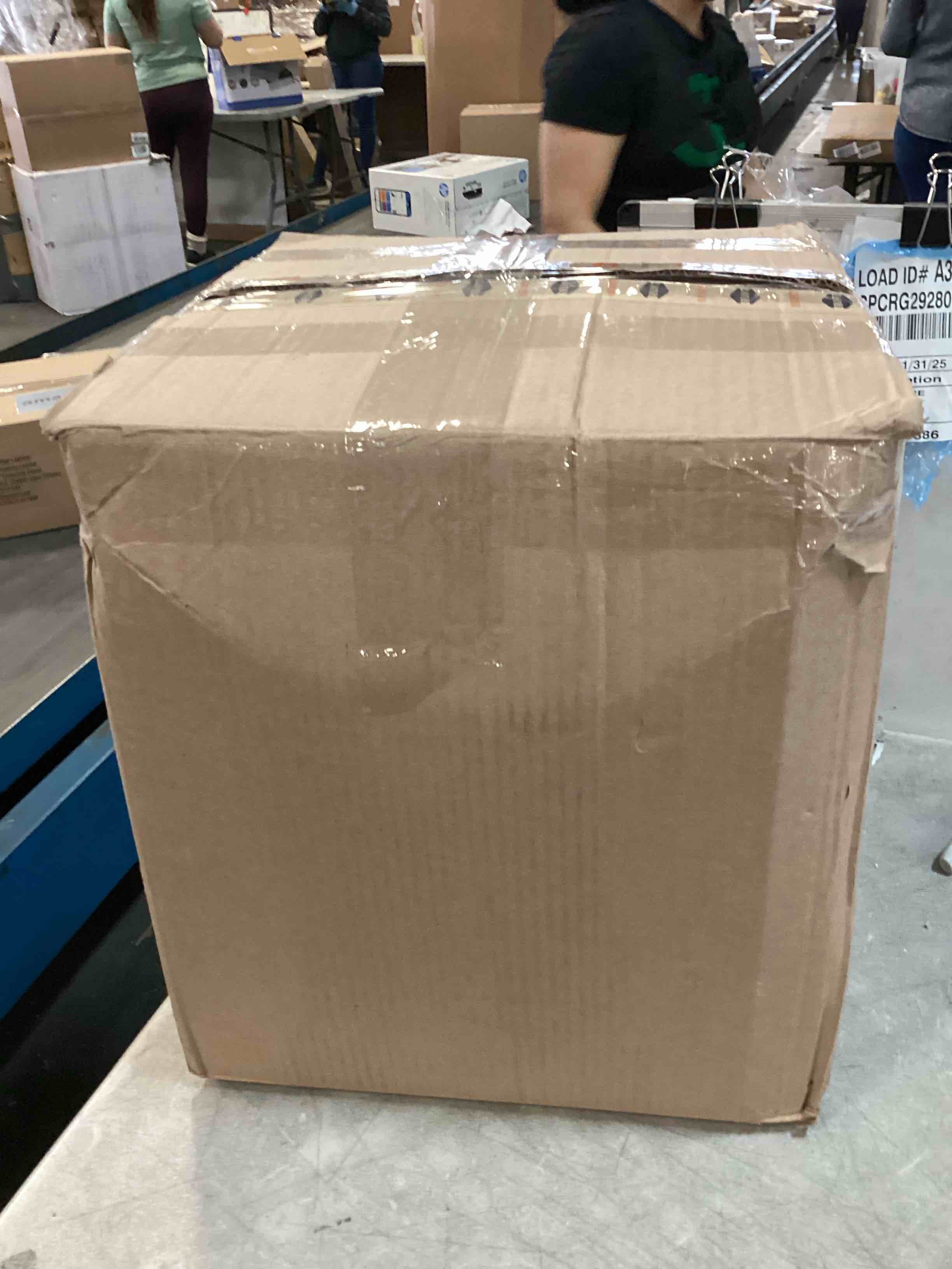 https://s3.amazonaws.com/lotting-images-prod/bidfta/PPE2164086_1738600972862.jpeg