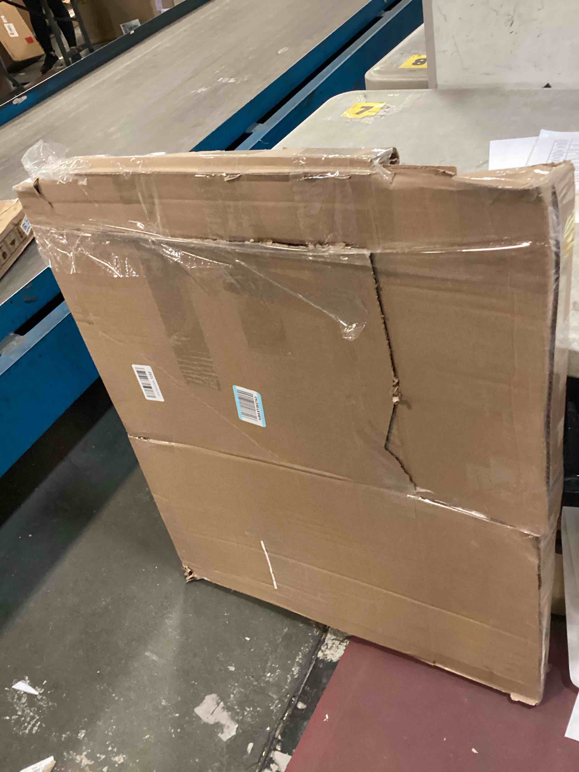 https://s3.amazonaws.com/lotting-images-prod/bidfta/PPE2164129_1738608176140.jpeg