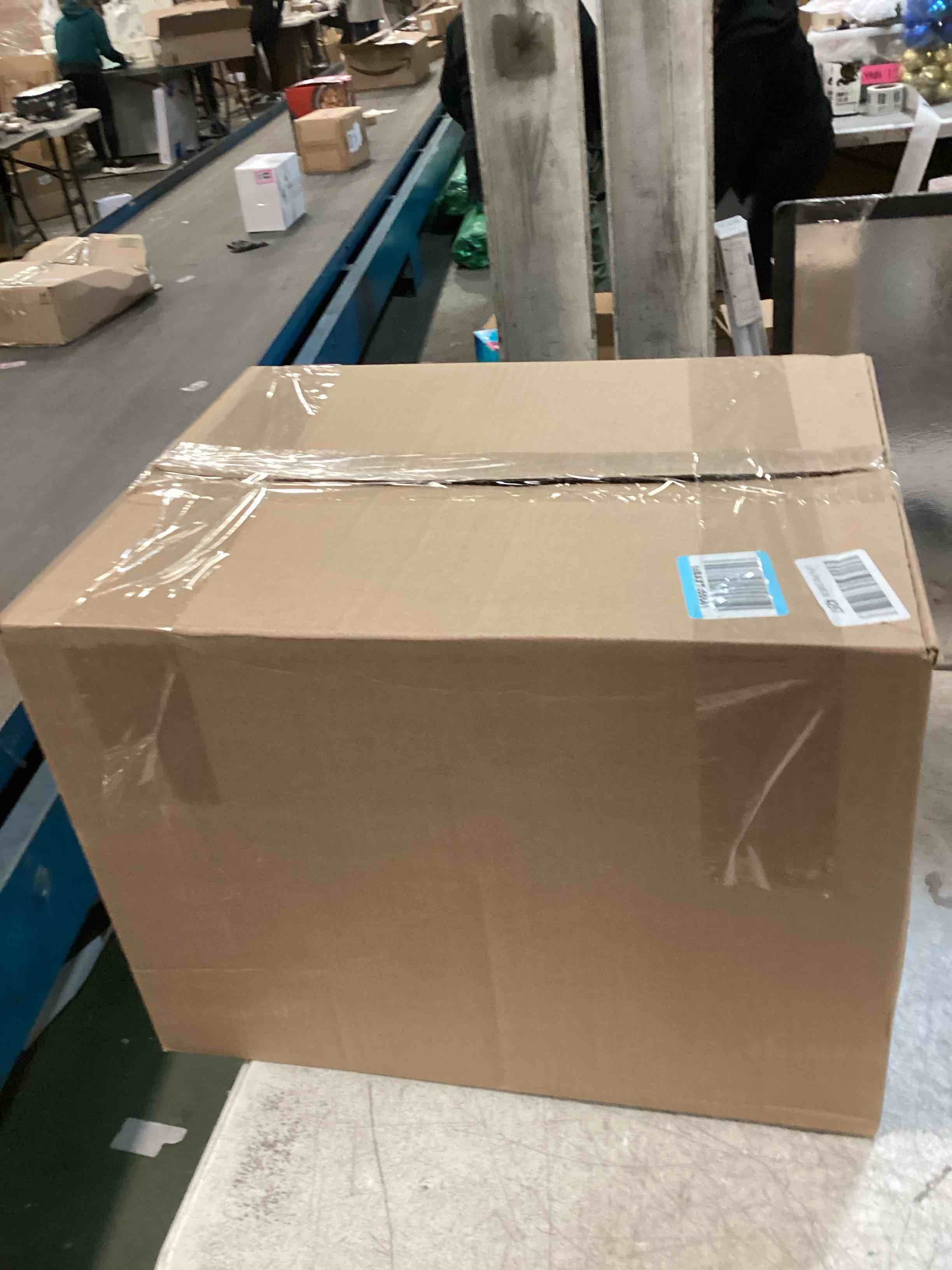 https://s3.amazonaws.com/lotting-images-prod/bidfta/PPE2164310_1738687079032.jpeg
