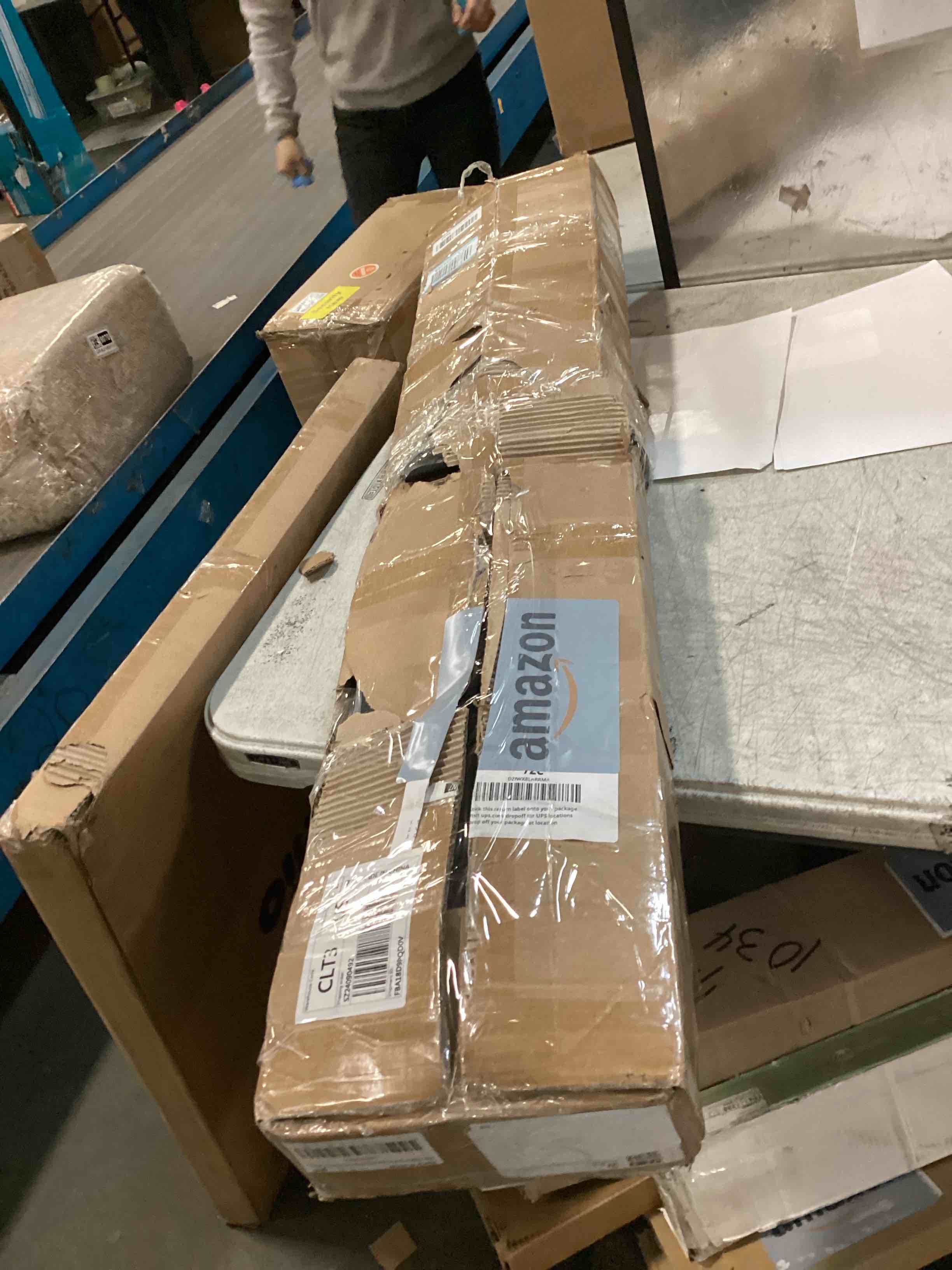 https://s3.amazonaws.com/lotting-images-prod/bidfta/PPE2164382_1738678265375.jpeg