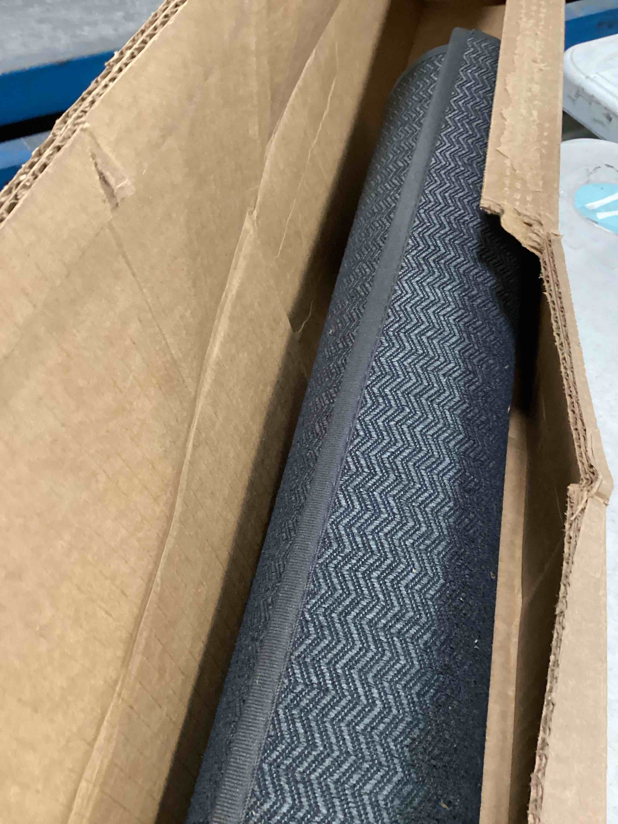 https://s3.amazonaws.com/lotting-images-prod/bidfta/PPE2164568_1738773051996.jpeg