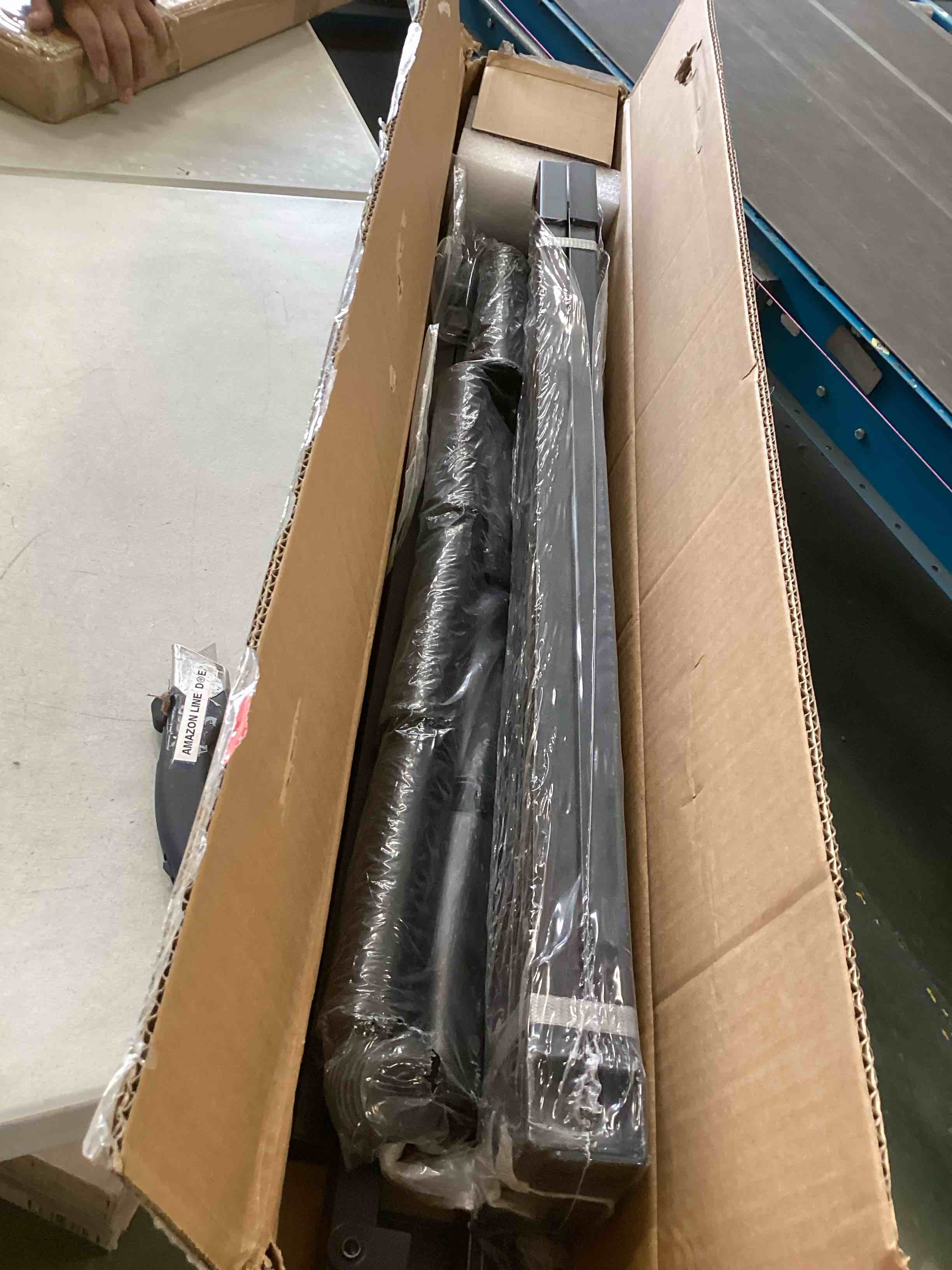 https://s3.amazonaws.com/lotting-images-prod/bidfta/PPE2164808_1740411957622.jpeg
