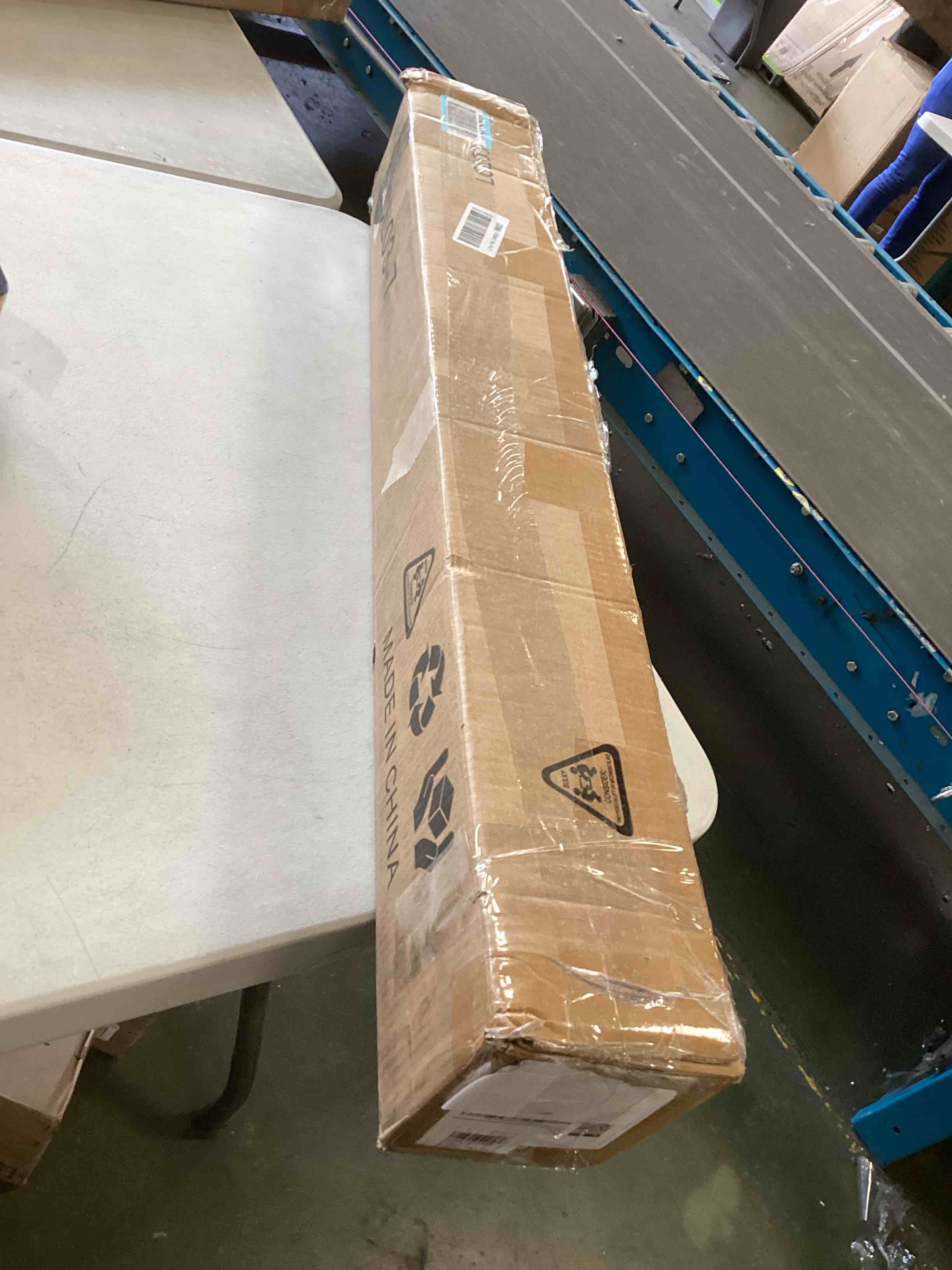 https://s3.amazonaws.com/lotting-images-prod/bidfta/PPE2164808_1740411993188.jpeg