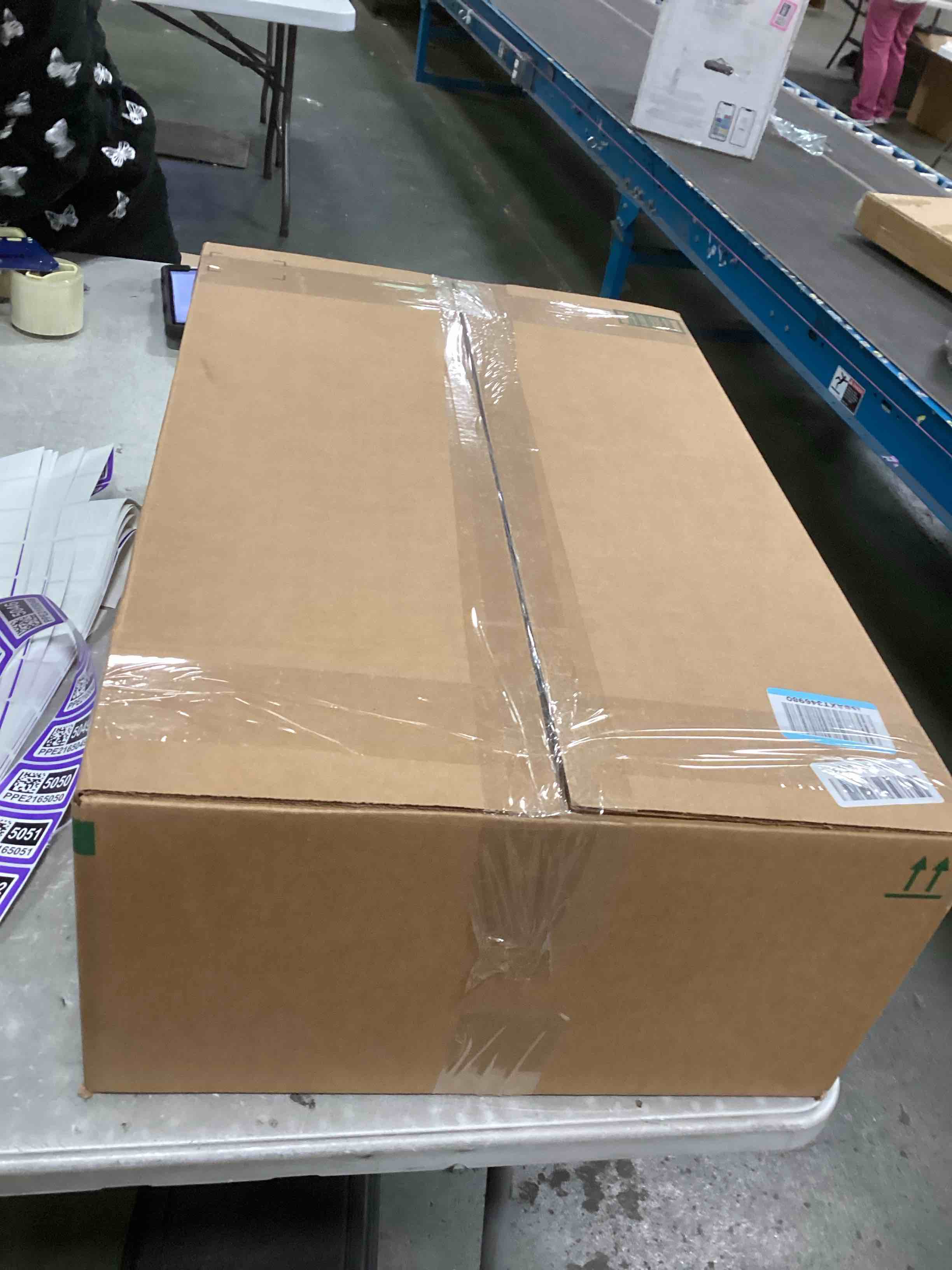 https://s3.amazonaws.com/lotting-images-prod/bidfta/PPE2165058_1738931096875.jpeg