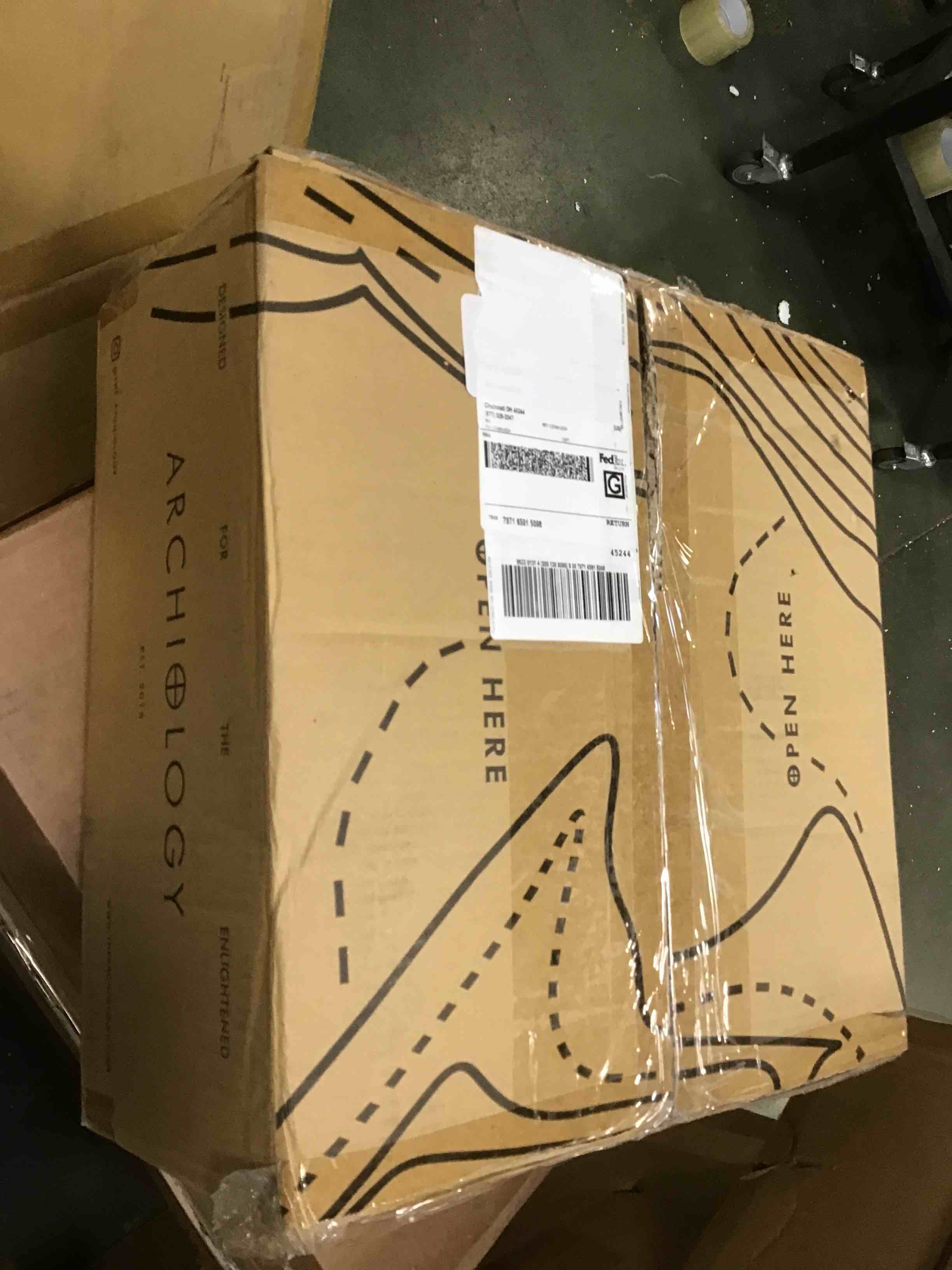 https://s3.amazonaws.com/lotting-images-prod/bidfta/PPE2165612_1739469070070.jpeg