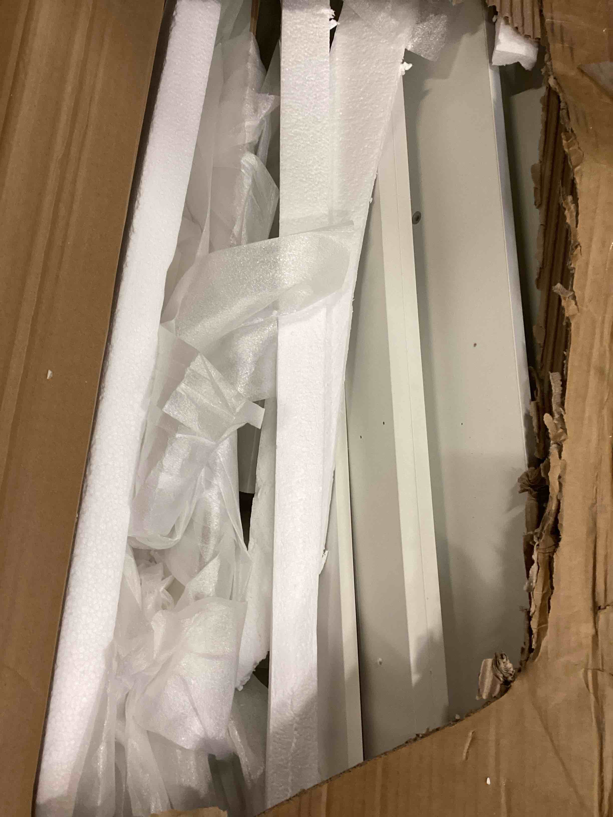 https://s3.amazonaws.com/lotting-images-prod/bidfta/PPE2165813_1739975934142.jpeg