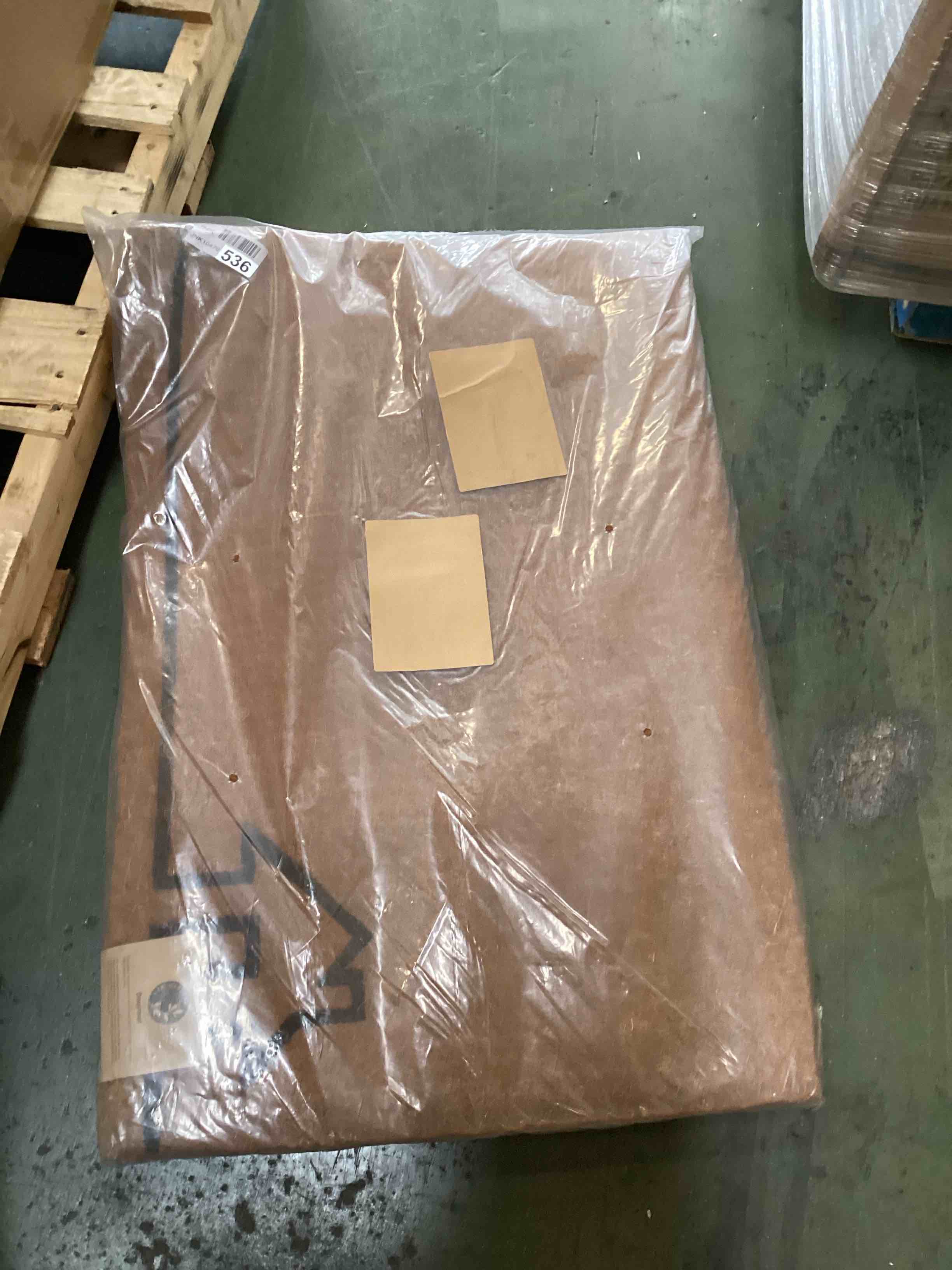 https://s3.amazonaws.com/lotting-images-prod/bidfta/PPE2165989_1740426118831.jpeg