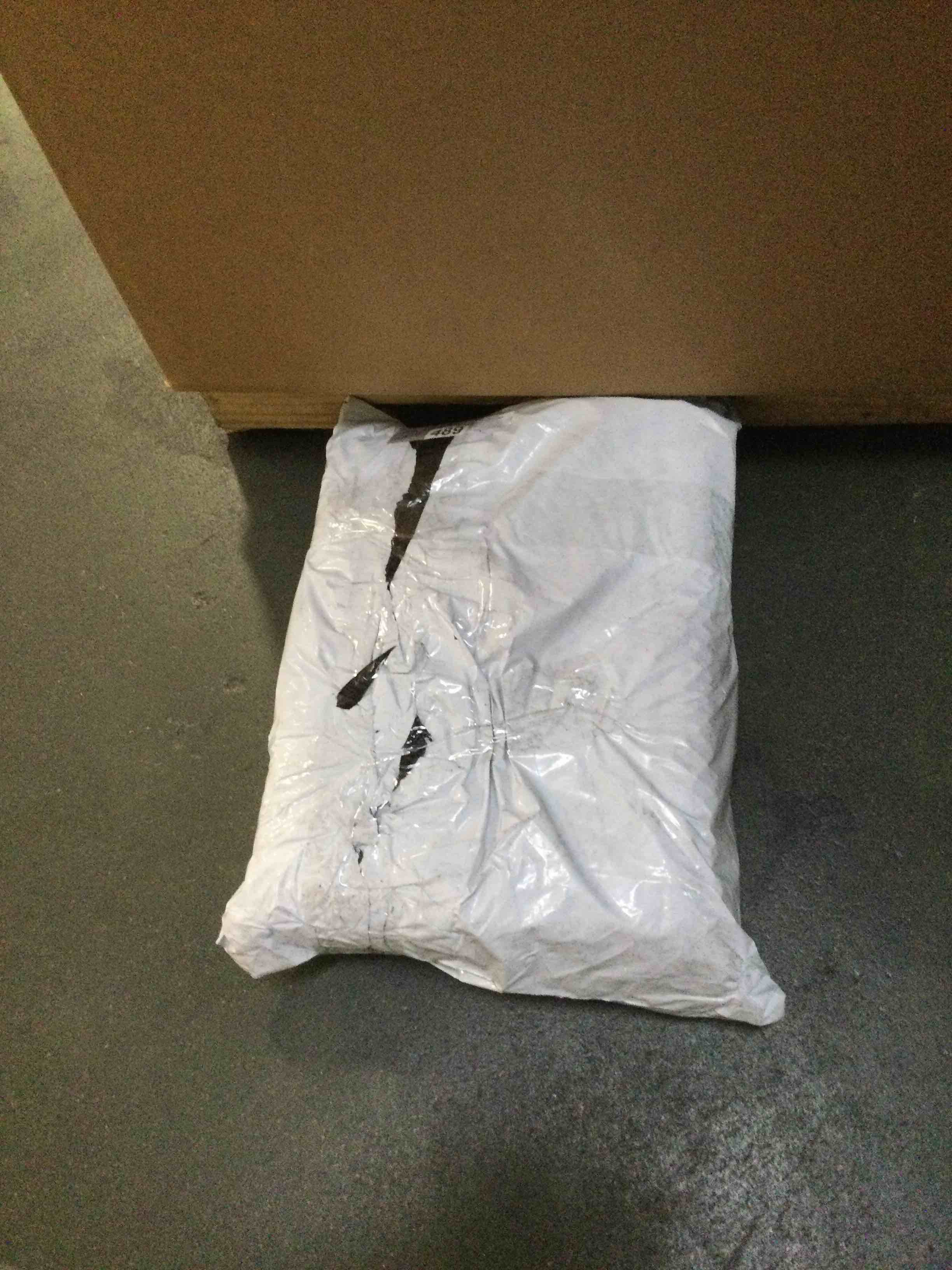 https://s3.amazonaws.com/lotting-images-prod/bidfta/PPE2166007_1740431083460.jpeg