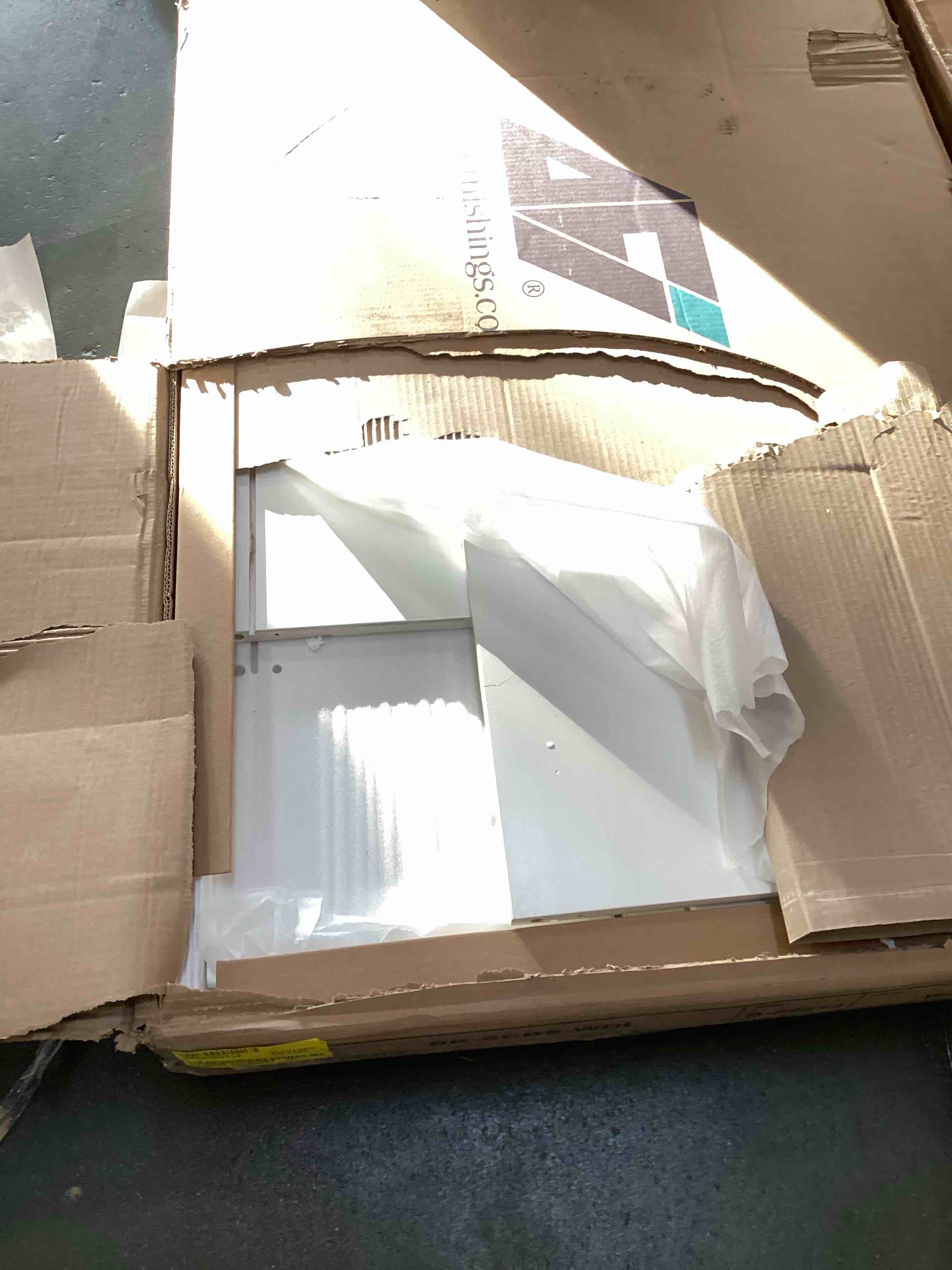 https://s3.amazonaws.com/lotting-images-prod/bidfta/PPE2166127_1740576965743.jpeg