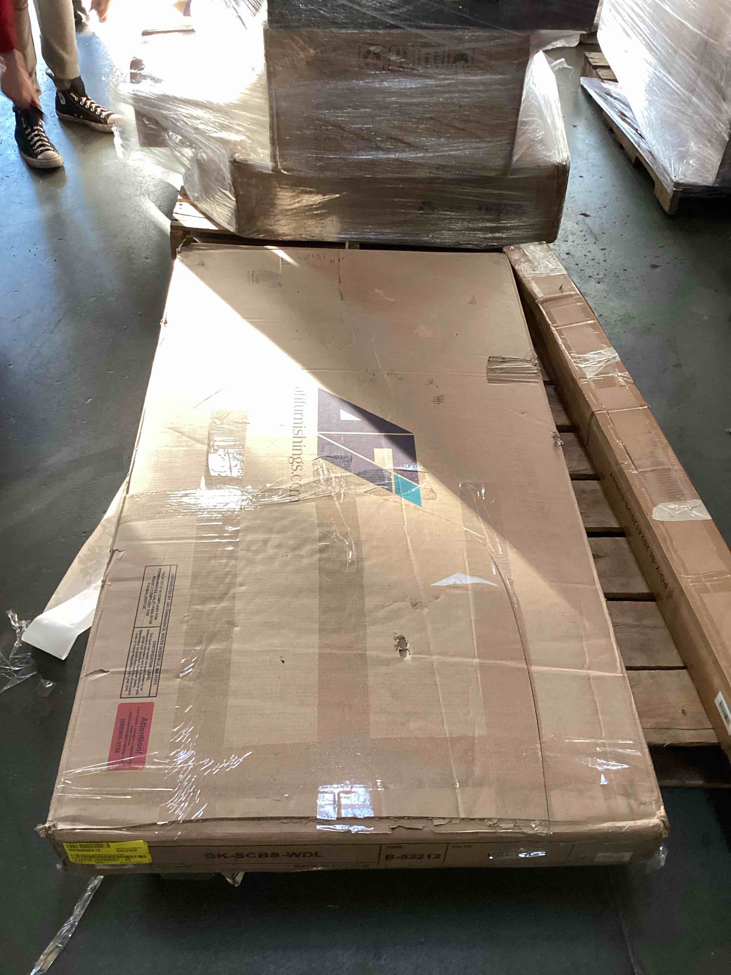 https://s3.amazonaws.com/lotting-images-prod/bidfta/PPE2166127_1740577028099.jpeg
