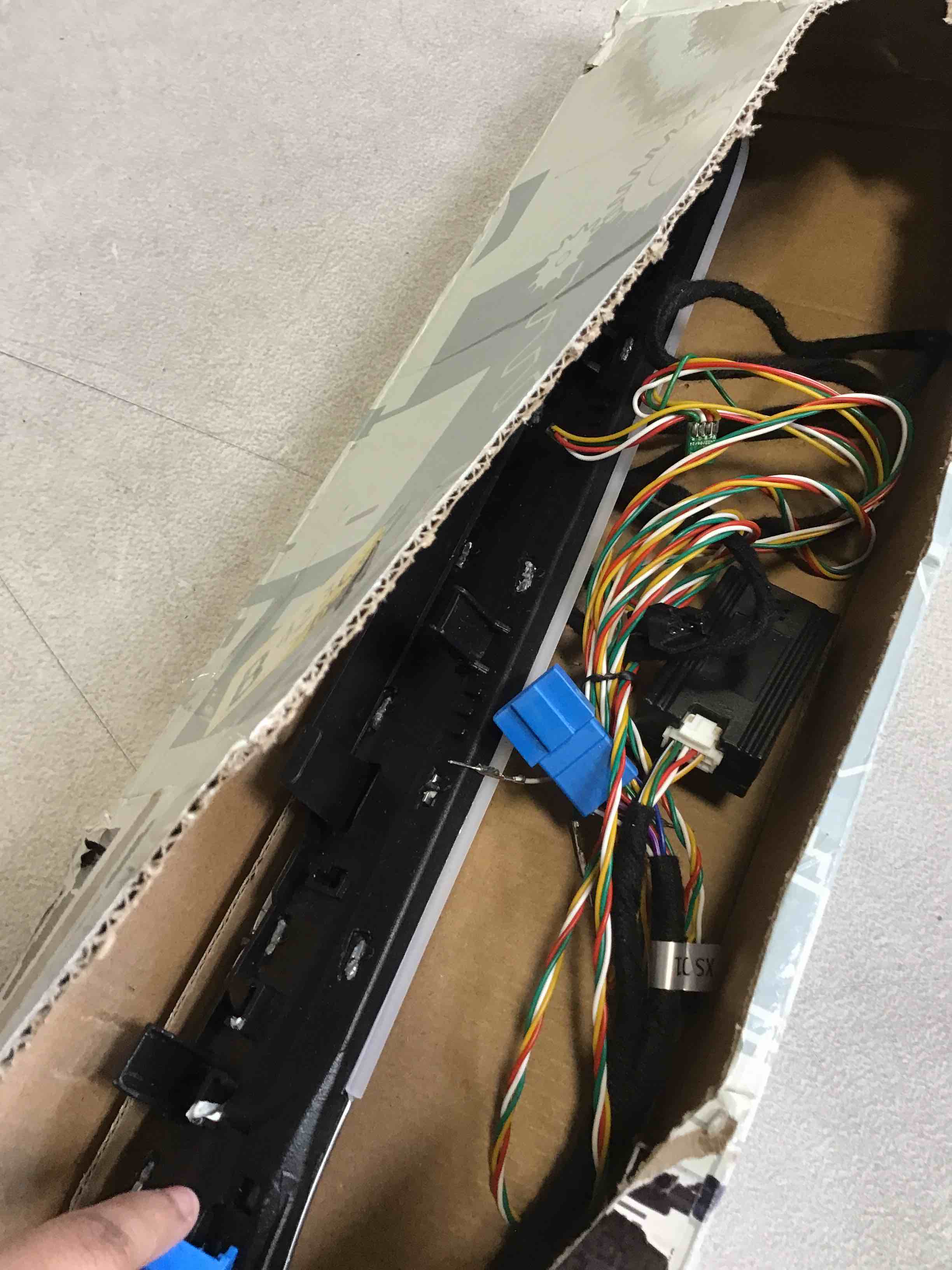 https://s3.amazonaws.com/lotting-images-prod/bidfta/PPE2166901_1741289011032.jpeg