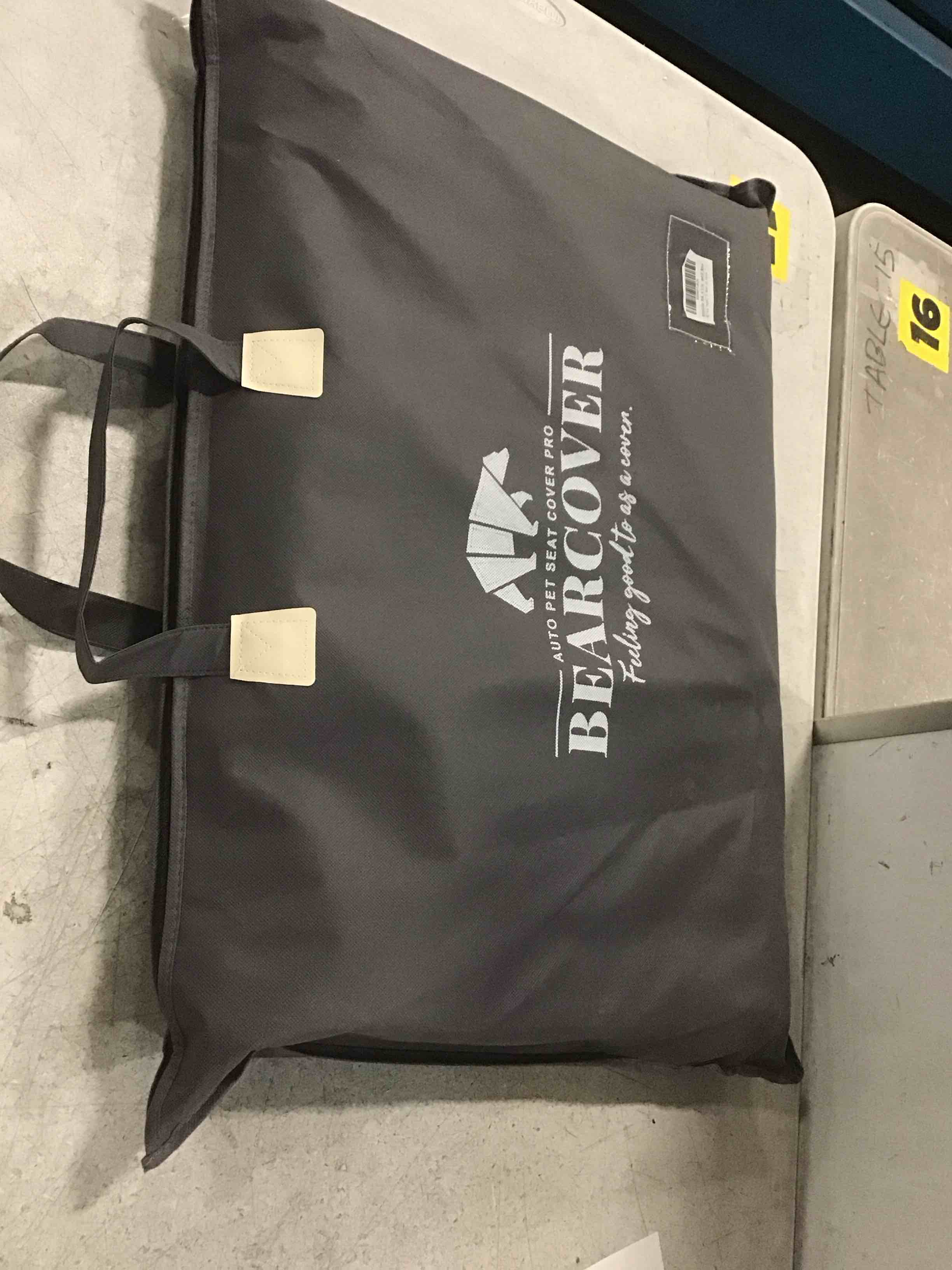 https://s3.amazonaws.com/lotting-images-prod/bidfta/PPE2167976_1738334217763.jpeg