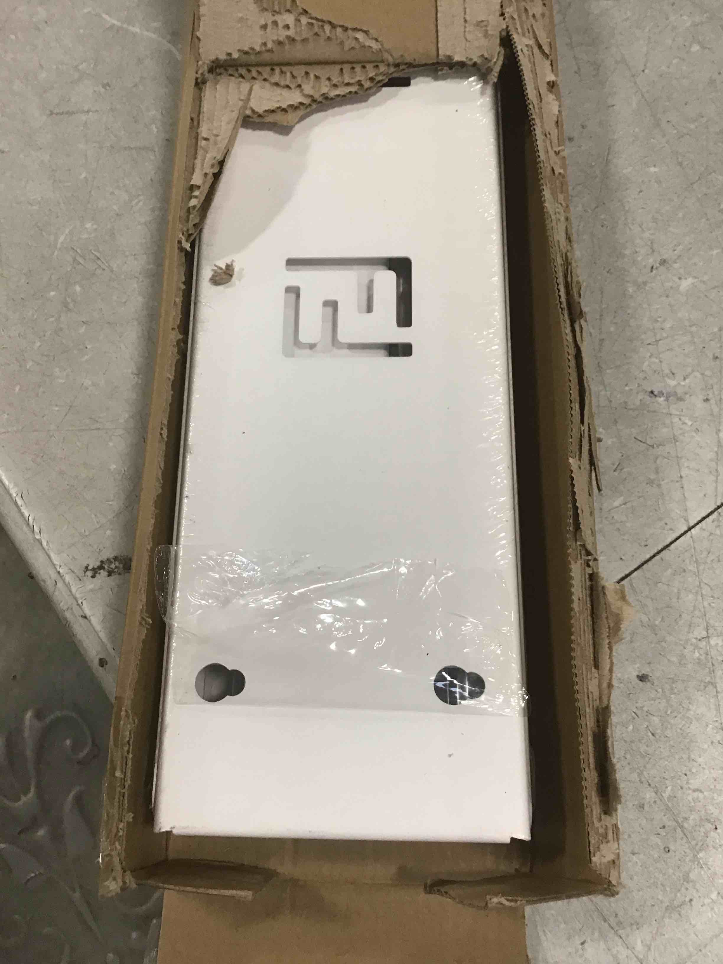 https://s3.amazonaws.com/lotting-images-prod/bidfta/PPE2168461_1738678892497.jpeg