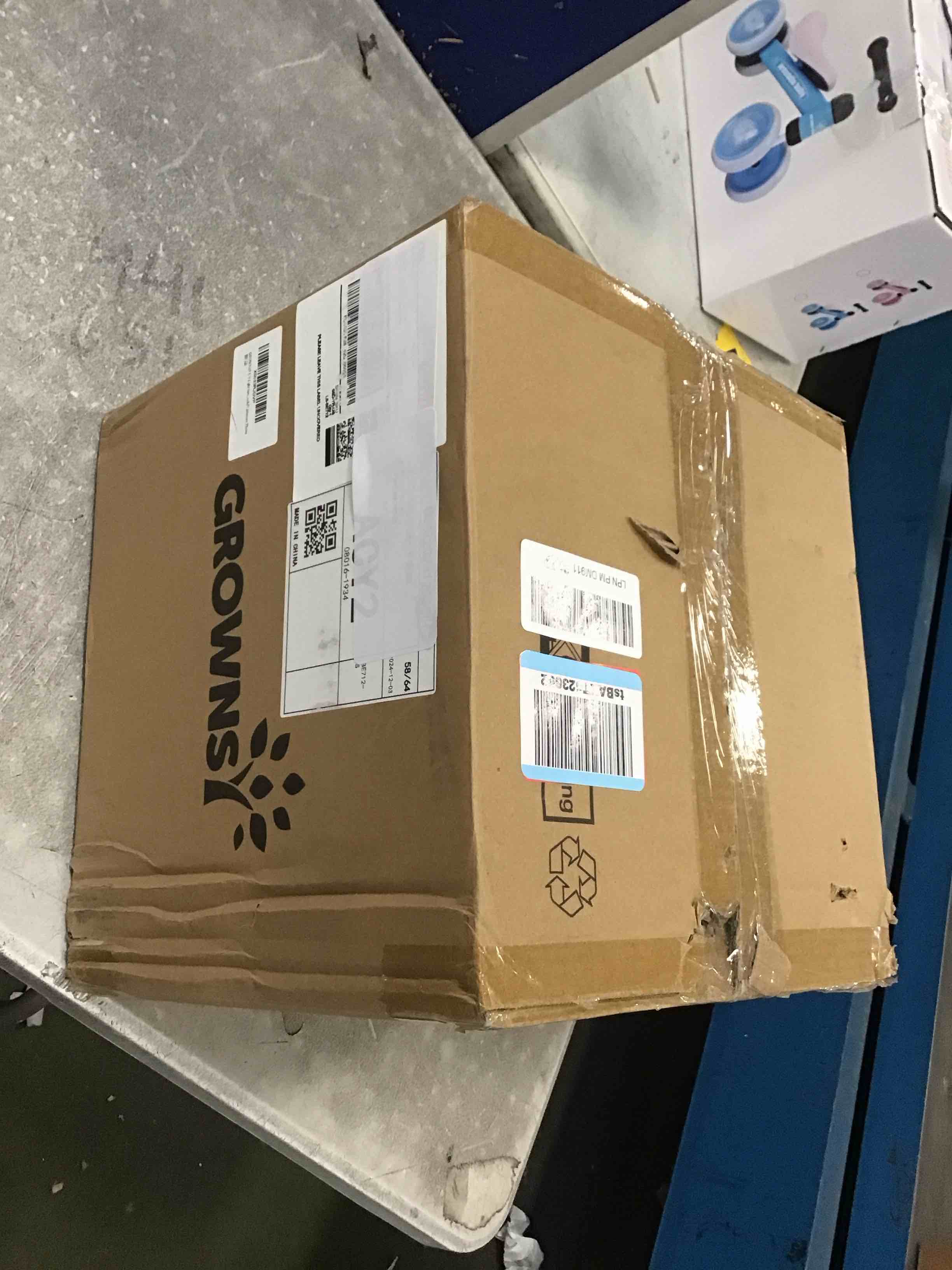 https://s3.amazonaws.com/lotting-images-prod/bidfta/PPE2168768_1738775024138.jpeg