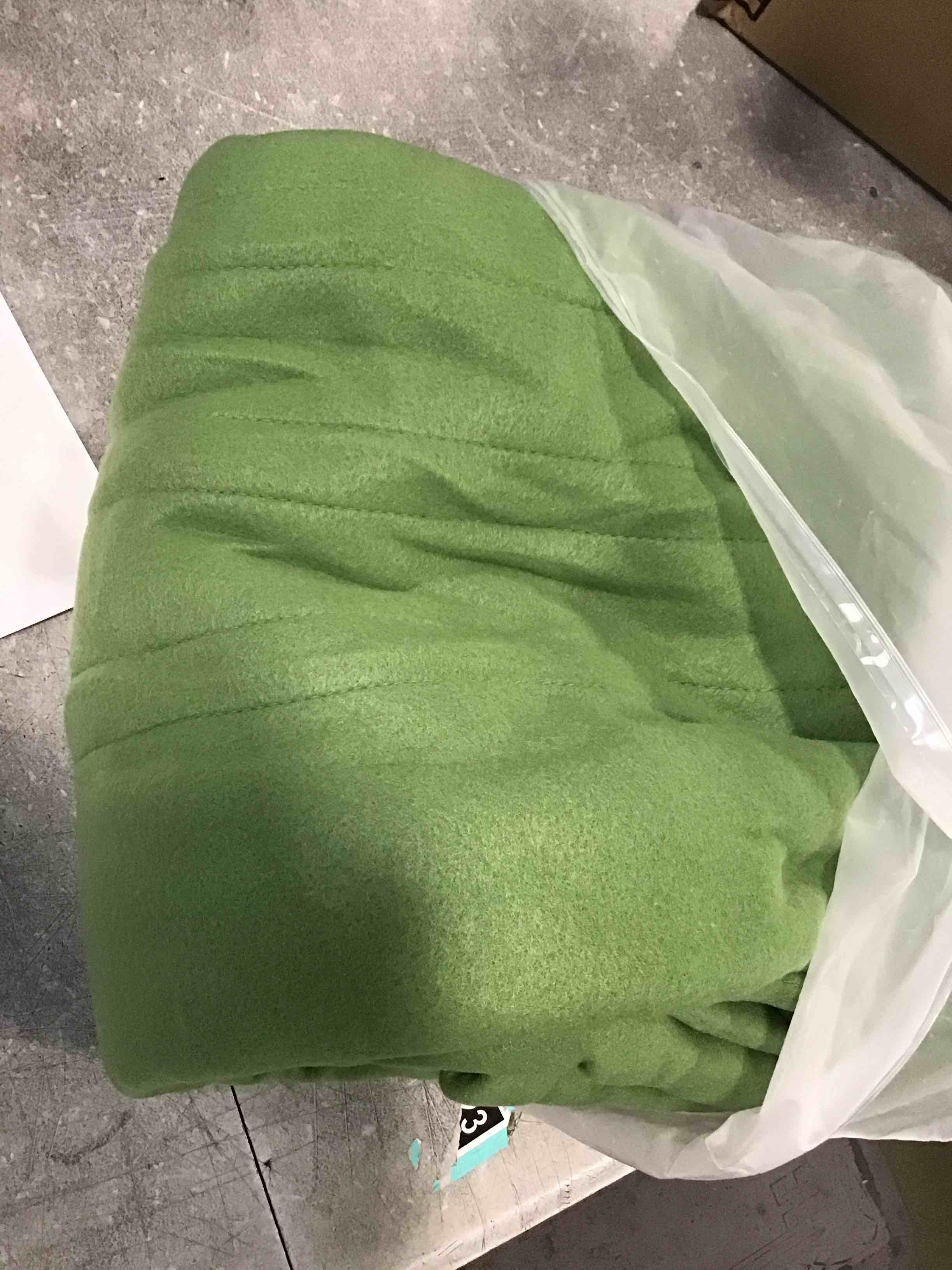 https://s3.amazonaws.com/lotting-images-prod/bidfta/PPE2168833_1738783482393.jpeg