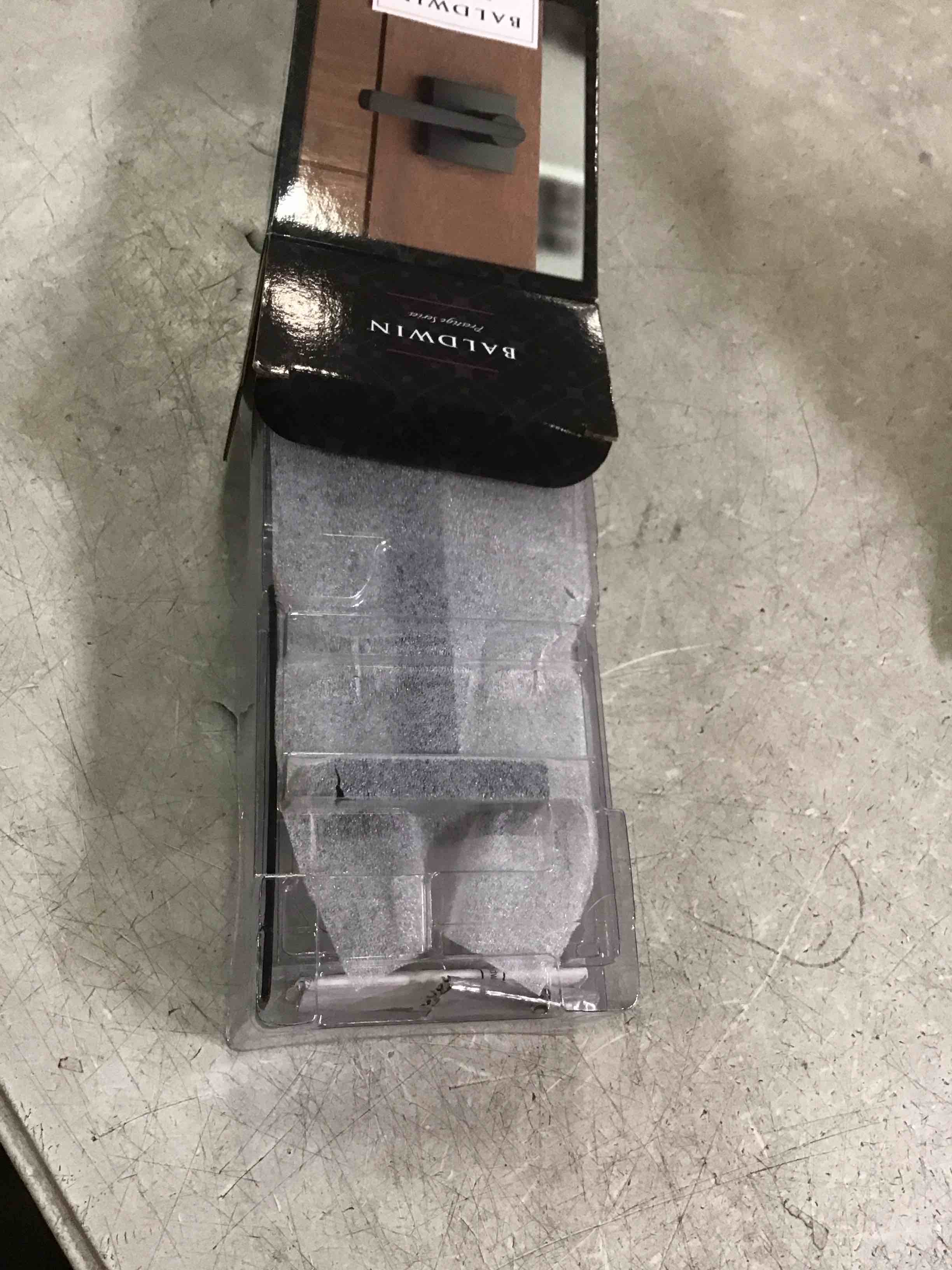 https://s3.amazonaws.com/lotting-images-prod/bidfta/PPE2169351_1740675122204.jpeg