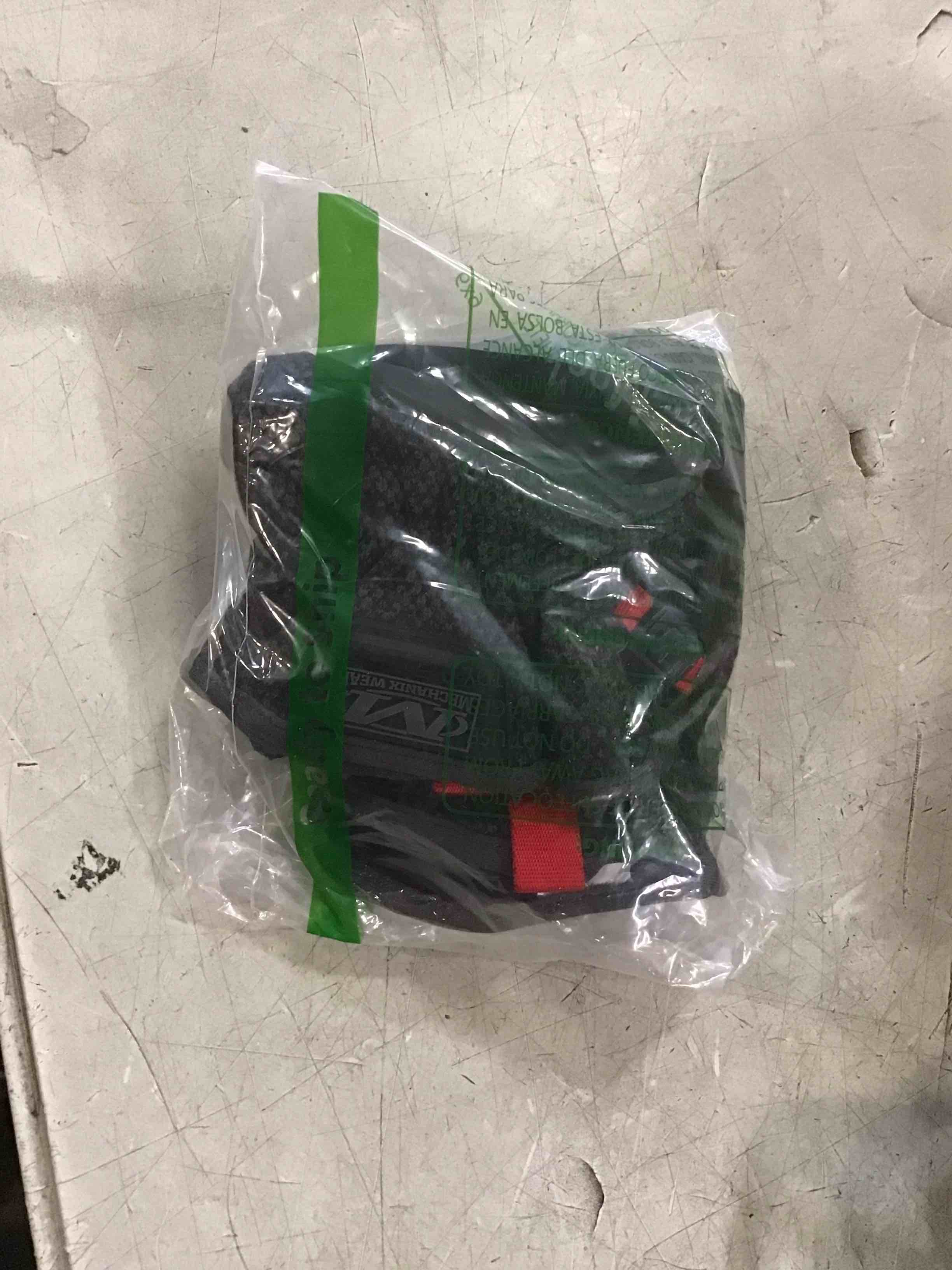https://s3.amazonaws.com/lotting-images-prod/bidfta/PPE2169482_1740750072760.jpeg