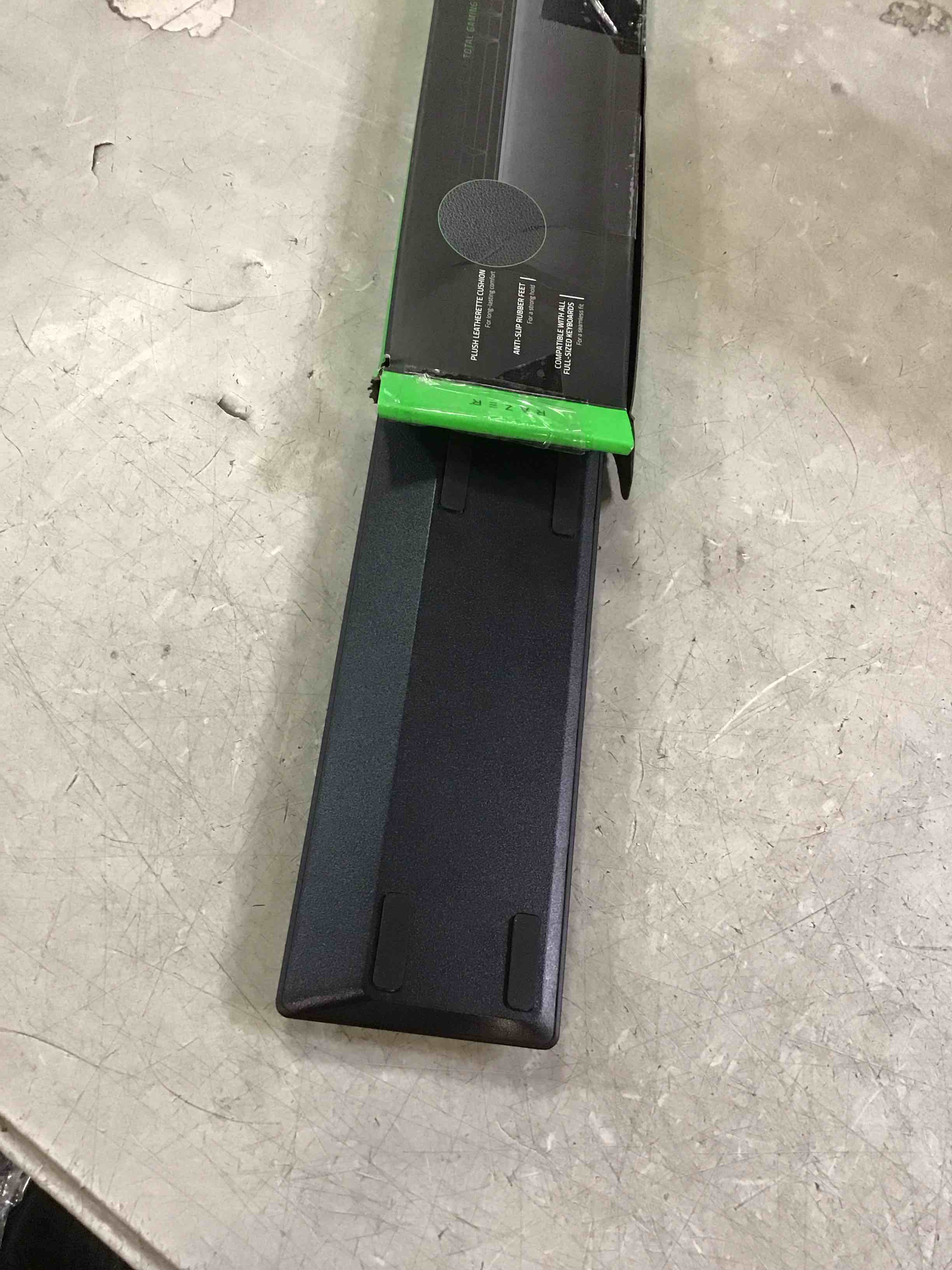 https://s3.amazonaws.com/lotting-images-prod/bidfta/PPE2169828_1741109080683.jpeg