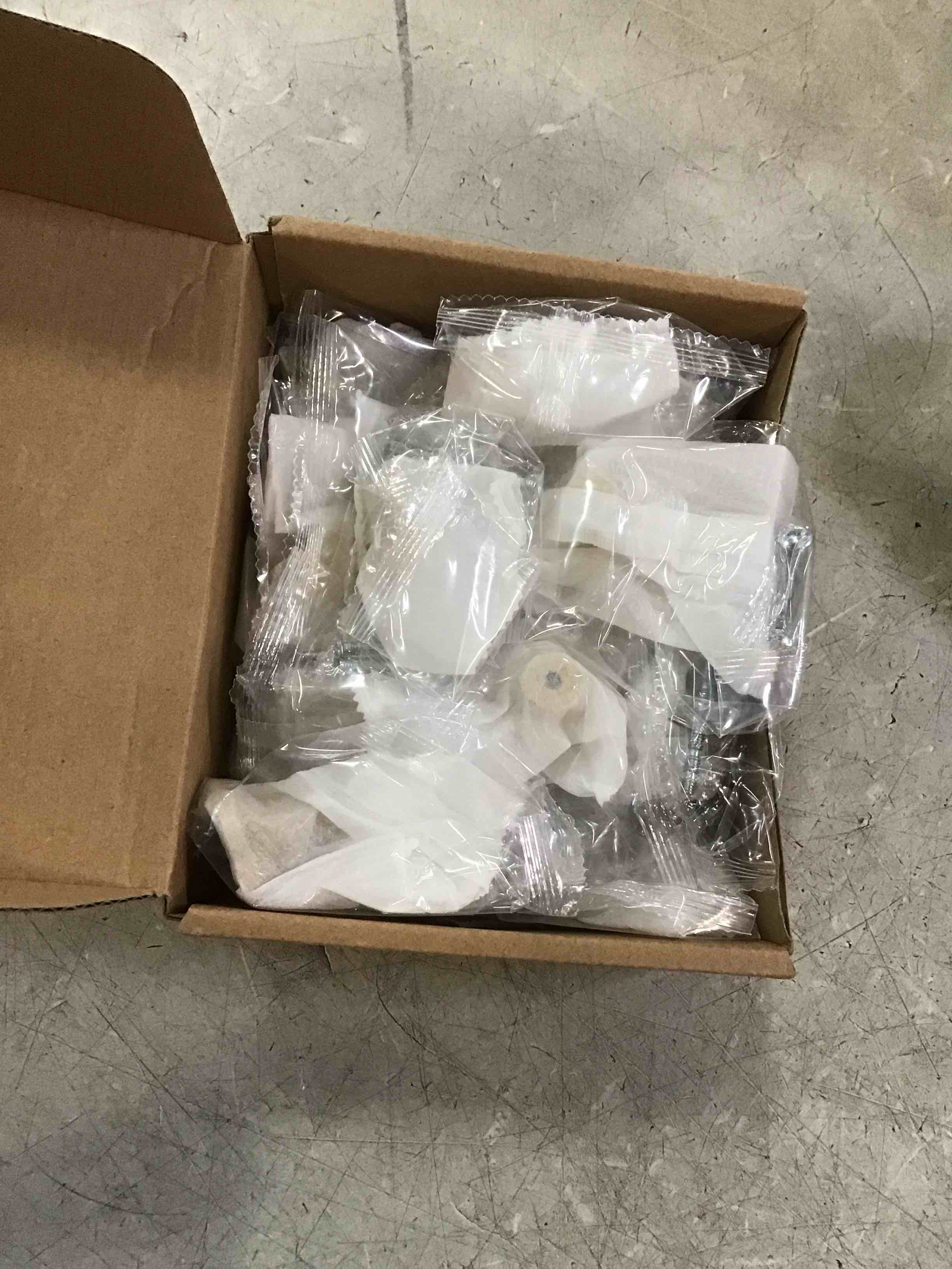 https://s3.amazonaws.com/lotting-images-prod/bidfta/PPE2169879_1741116515937.jpeg