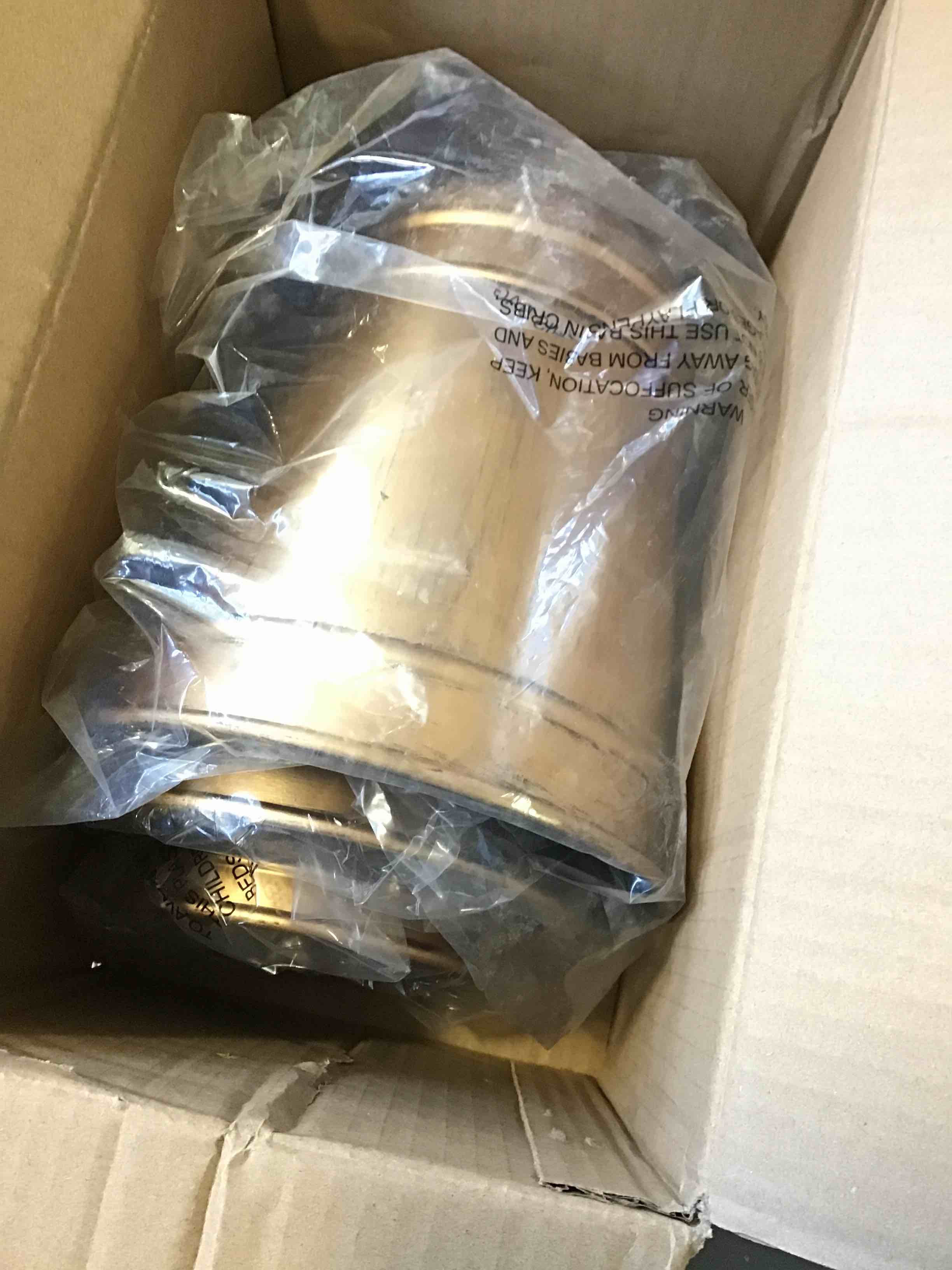 https://s3.amazonaws.com/lotting-images-prod/bidfta/PPE2170410_1737575656812.jpeg