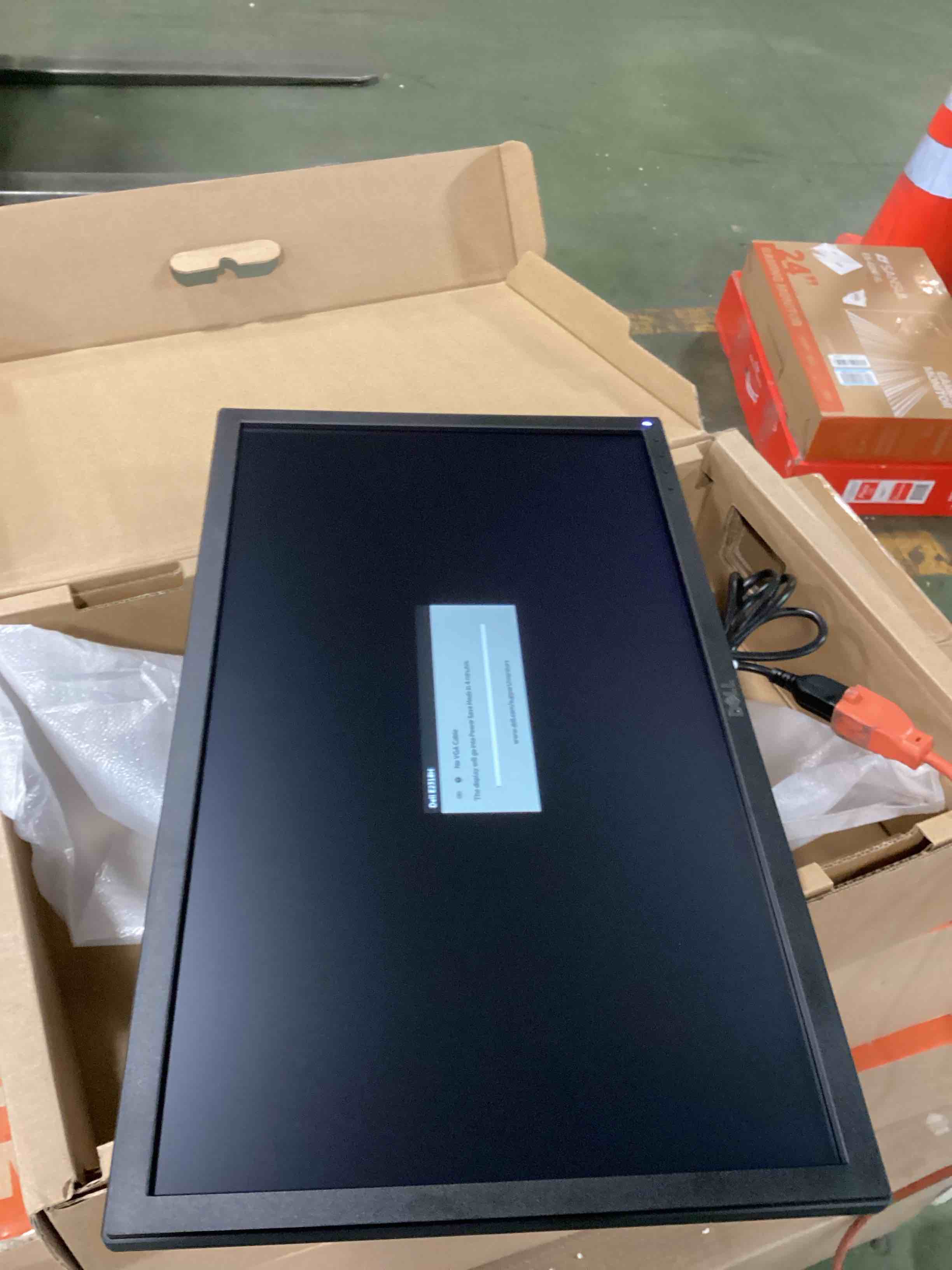 https://s3.amazonaws.com/lotting-images-prod/bidfta/PPE2170881_1738262459936.jpeg