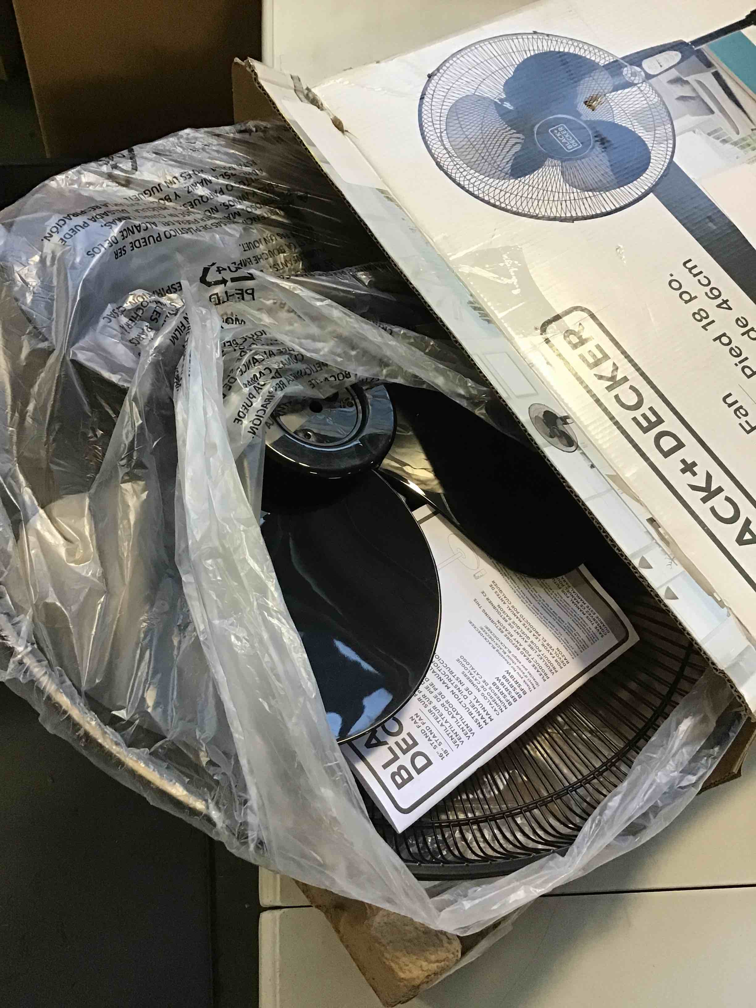 https://s3.amazonaws.com/lotting-images-prod/bidfta/PPE2170897_1738072498801.jpeg