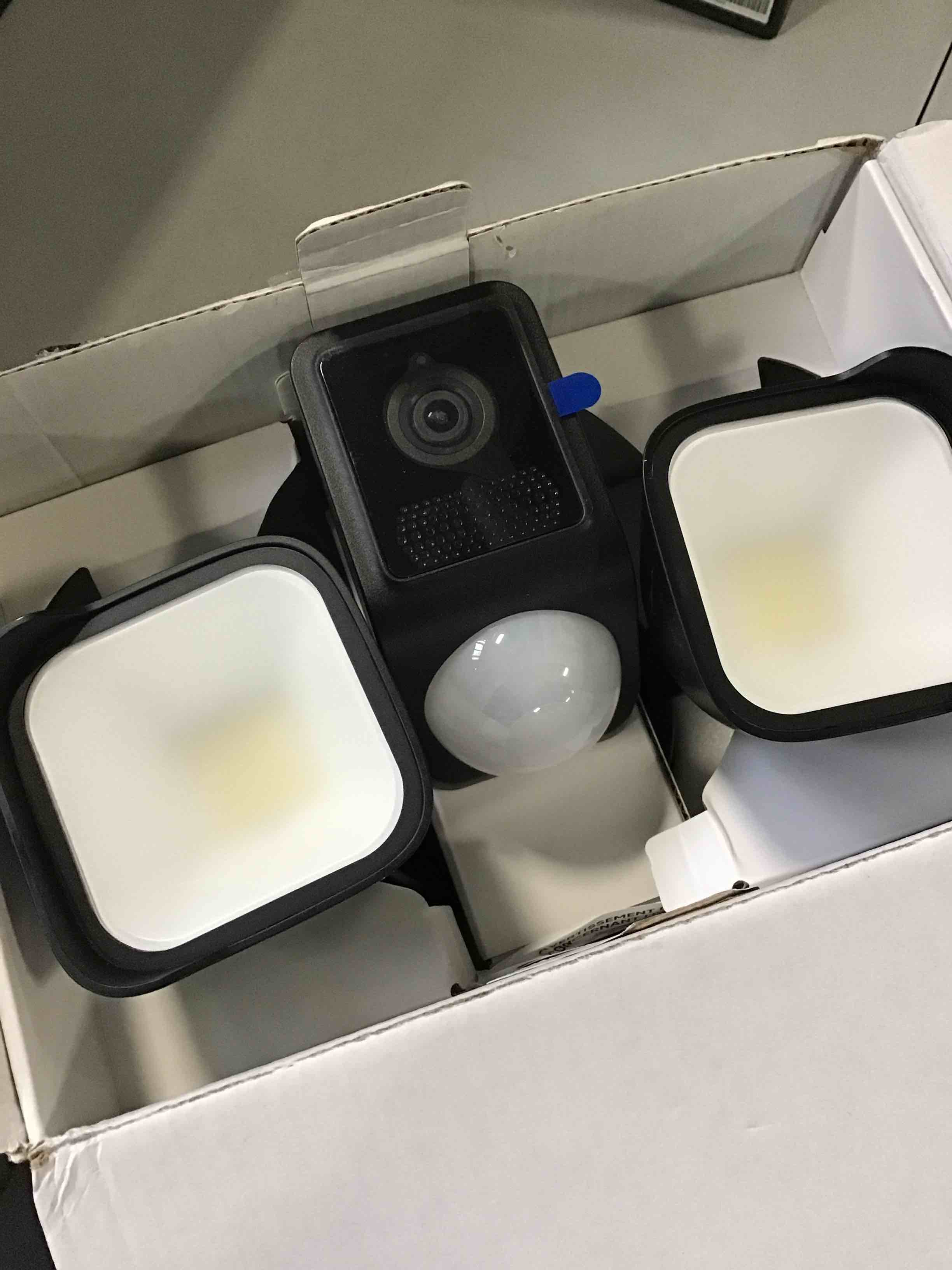 https://s3.amazonaws.com/lotting-images-prod/bidfta/PPE2171842_1738768894375.jpeg