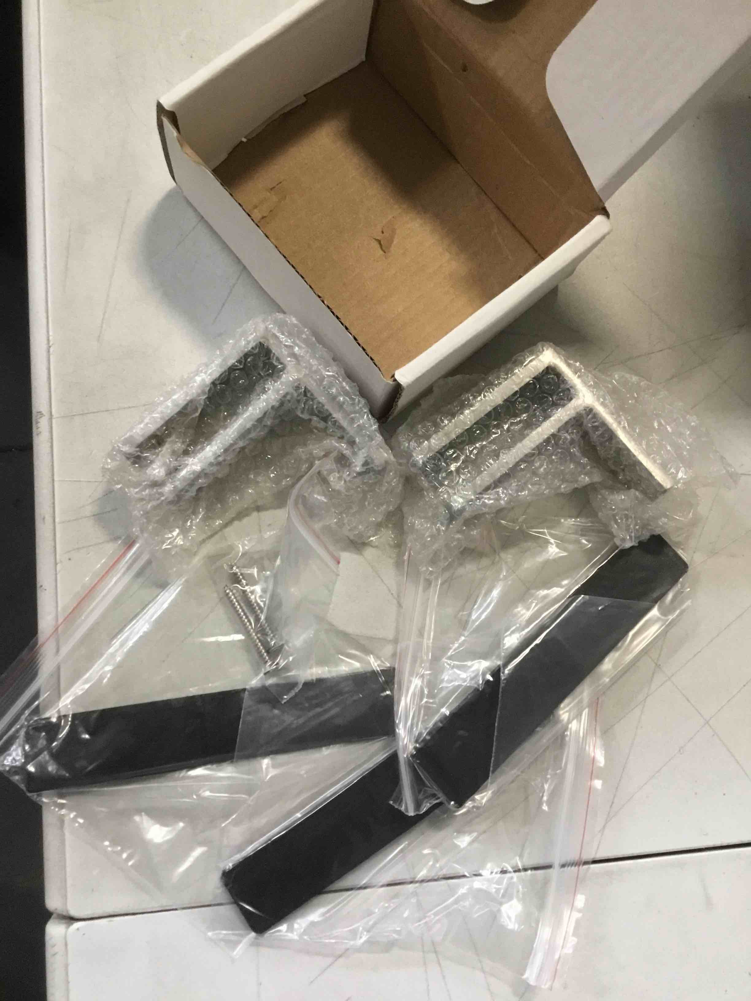 https://s3.amazonaws.com/lotting-images-prod/bidfta/PPE2172630_1739385384183.jpeg