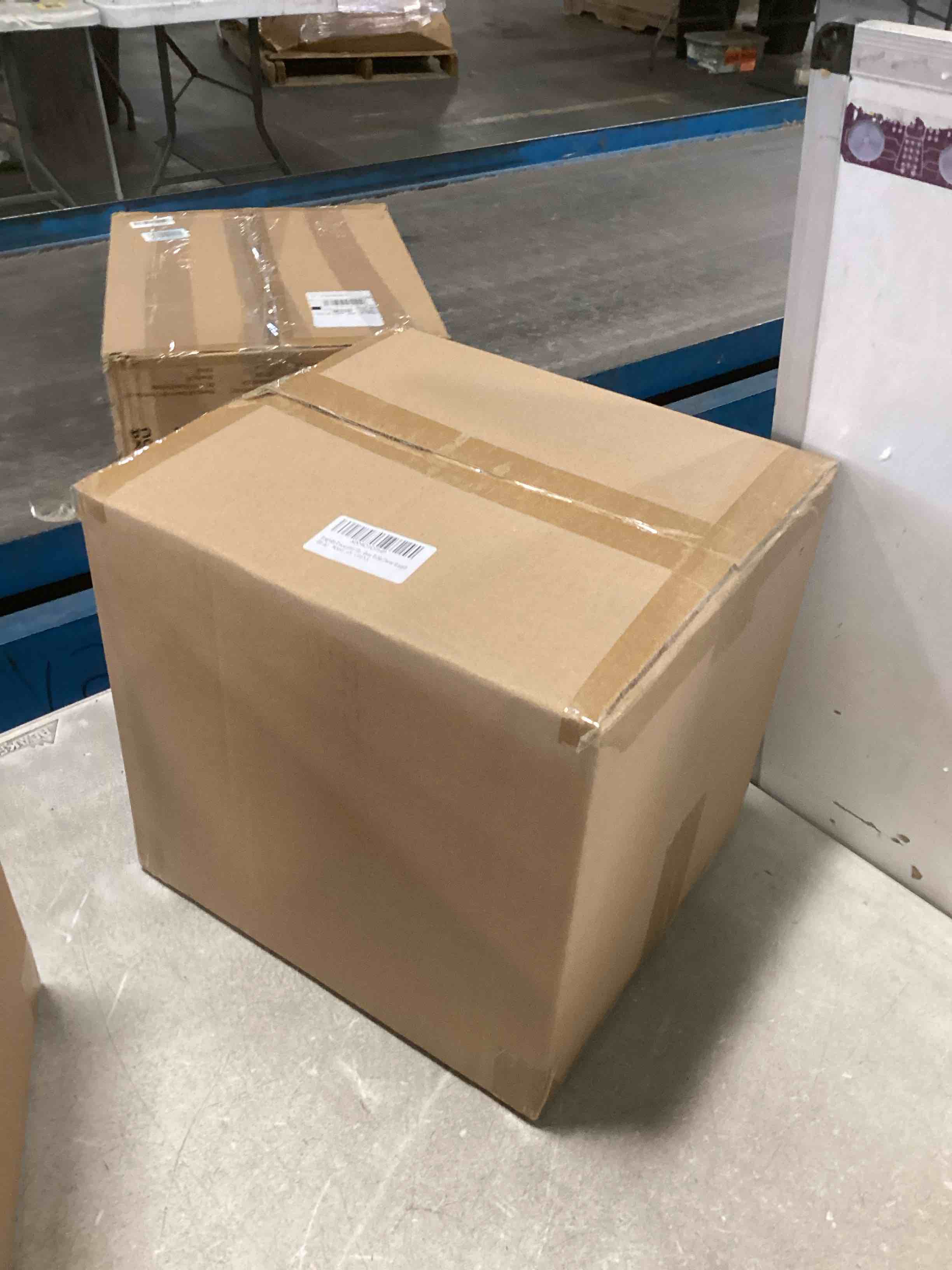 https://s3.amazonaws.com/lotting-images-prod/bidfta/PPE2173589_1738184400100.jpeg