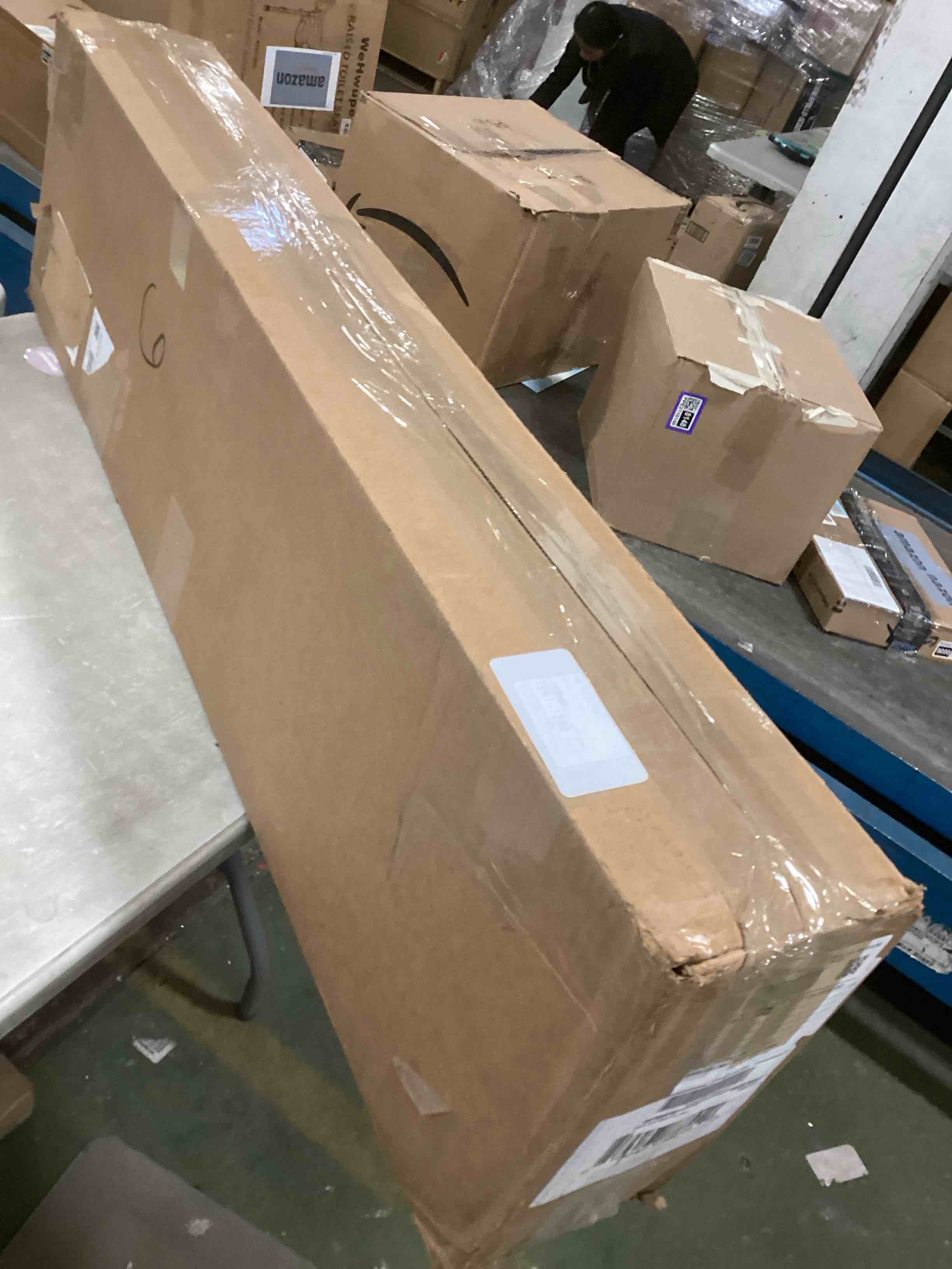 https://s3.amazonaws.com/lotting-images-prod/bidfta/PPE2173620_1738244422731.jpeg