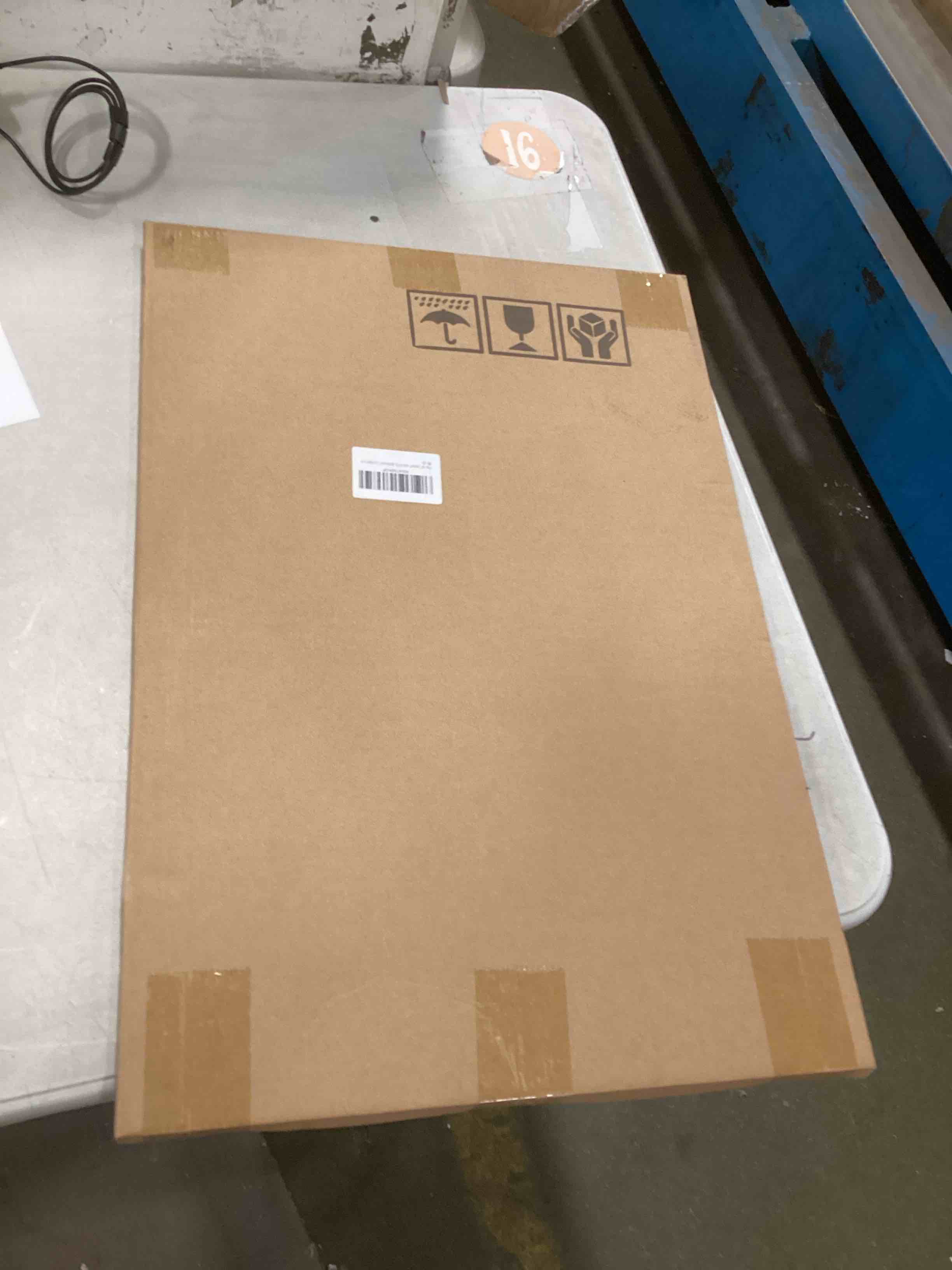 https://s3.amazonaws.com/lotting-images-prod/bidfta/PPE2174339_1738609911664.jpeg