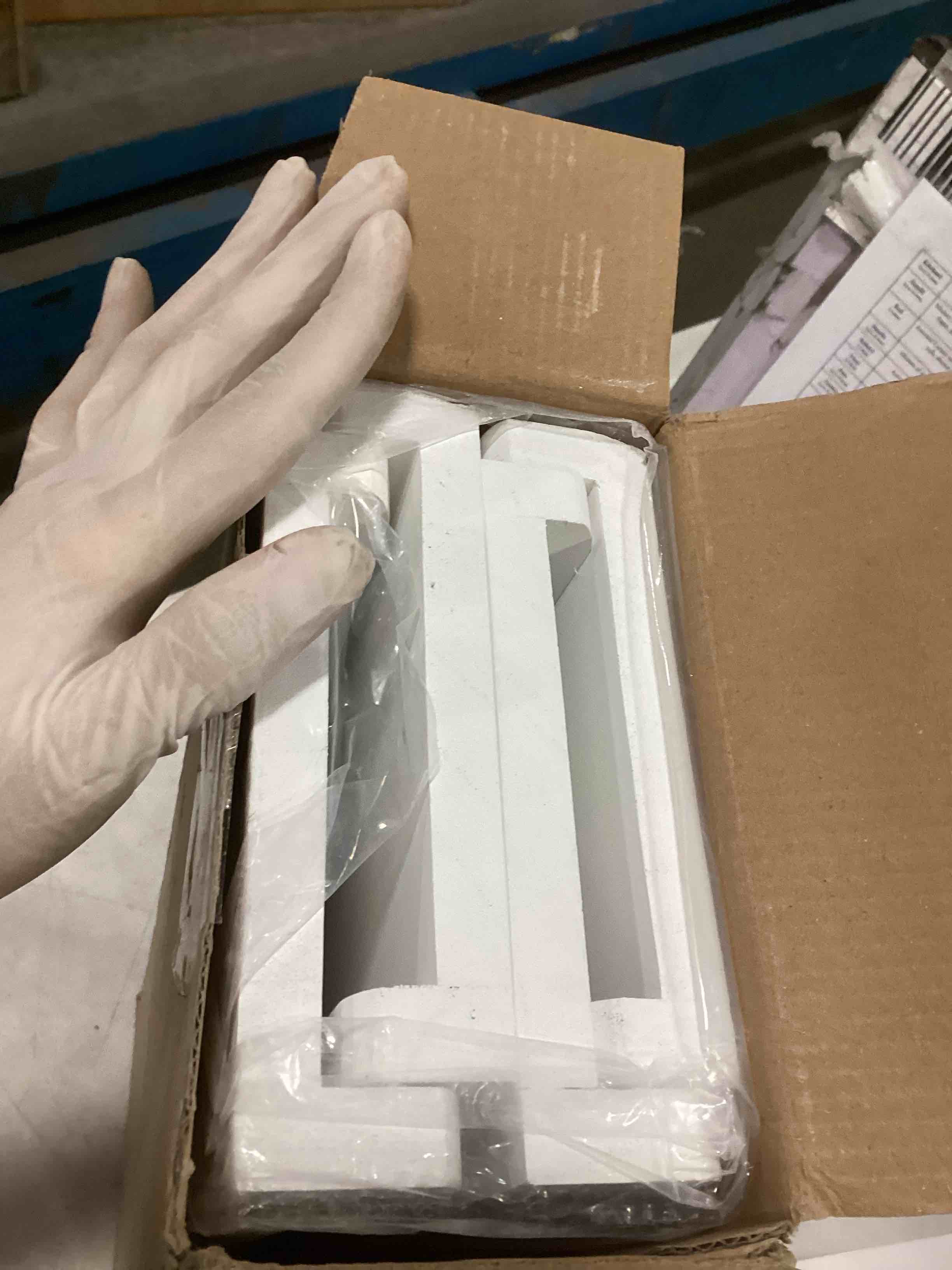 https://s3.amazonaws.com/lotting-images-prod/bidfta/PPE2174540_1738683280232.jpeg