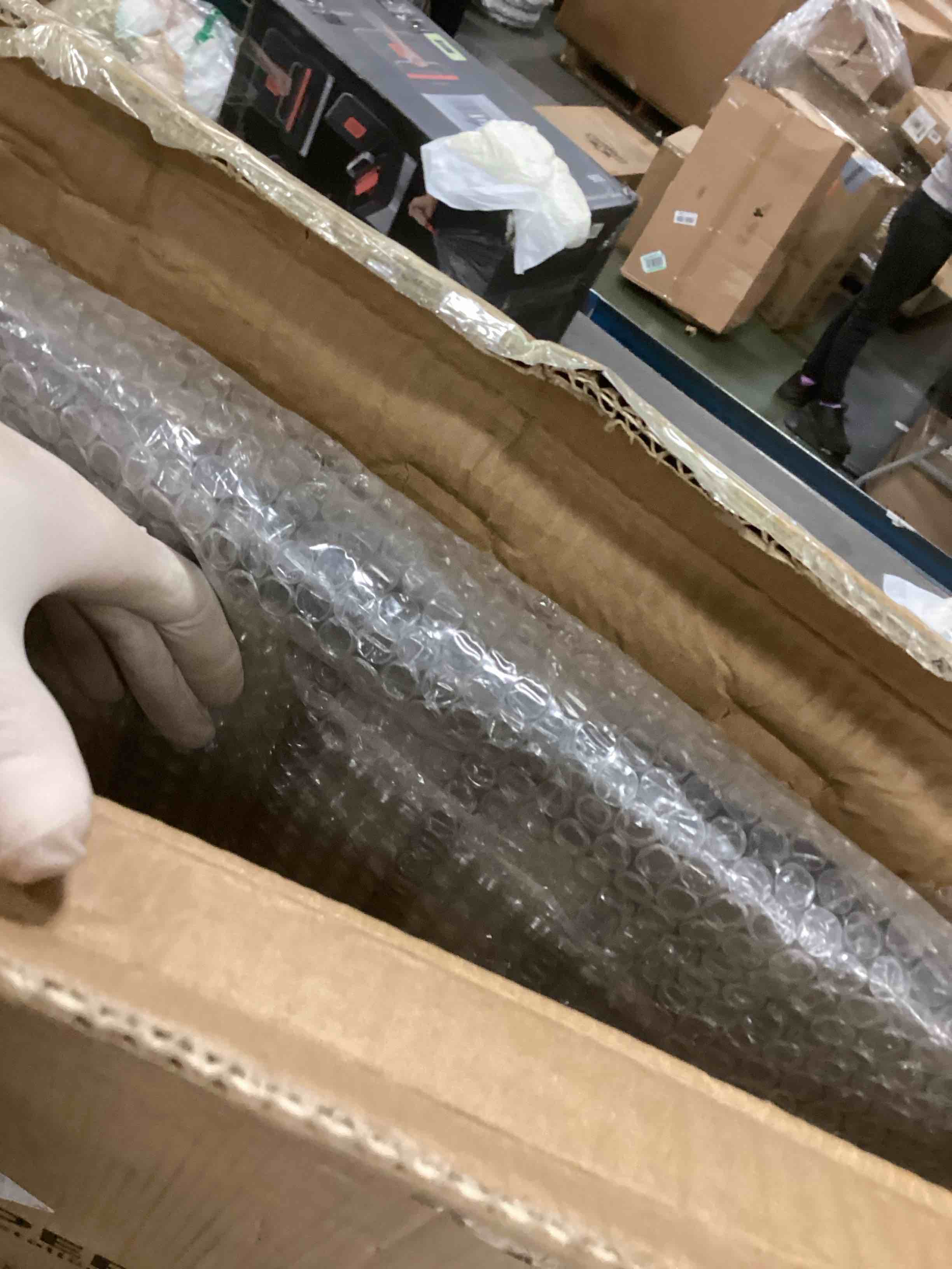 https://s3.amazonaws.com/lotting-images-prod/bidfta/PPE2174574_1738677825693.jpeg
