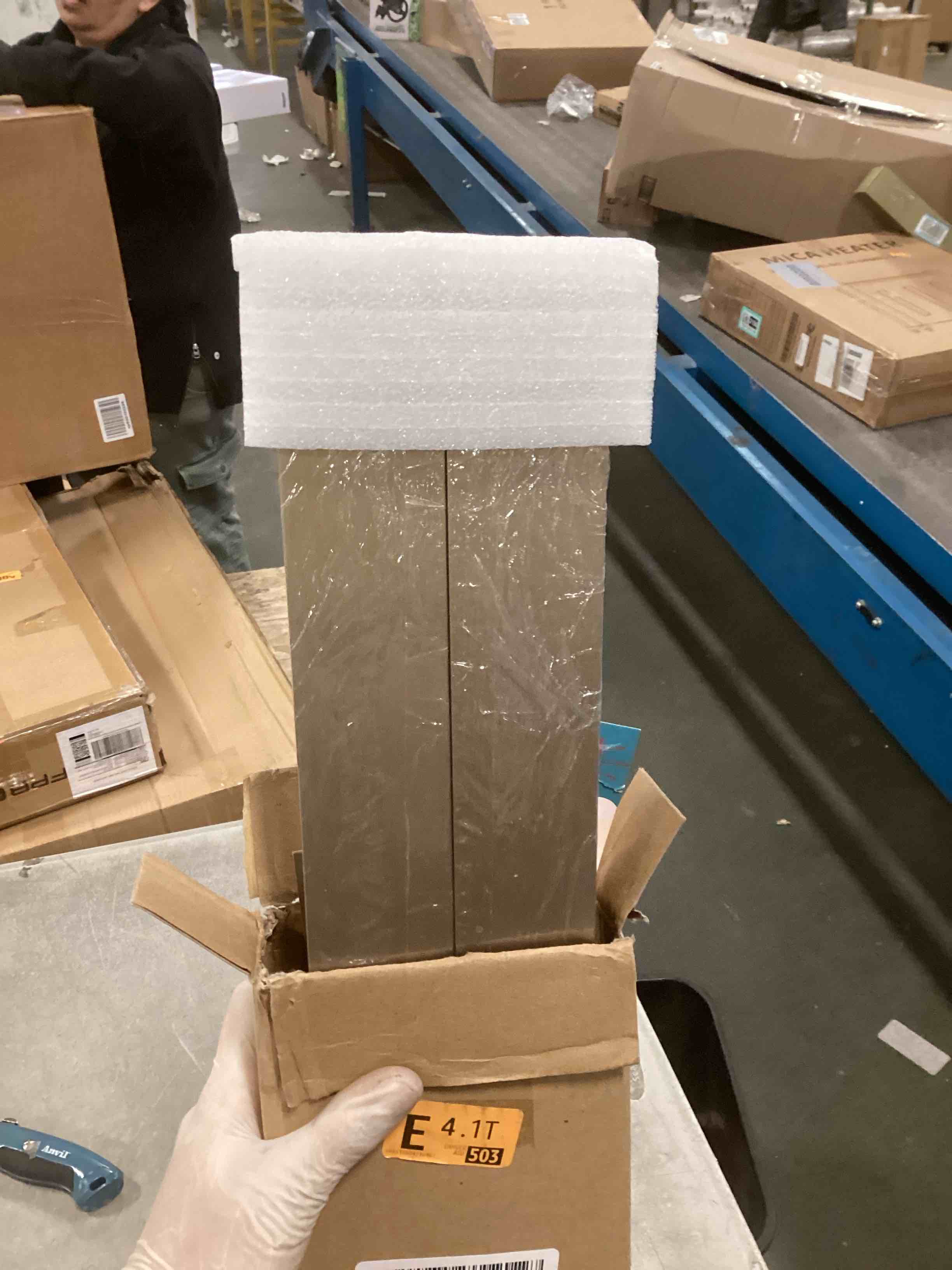 https://s3.amazonaws.com/lotting-images-prod/bidfta/PPE2174853_1738767412035.jpeg