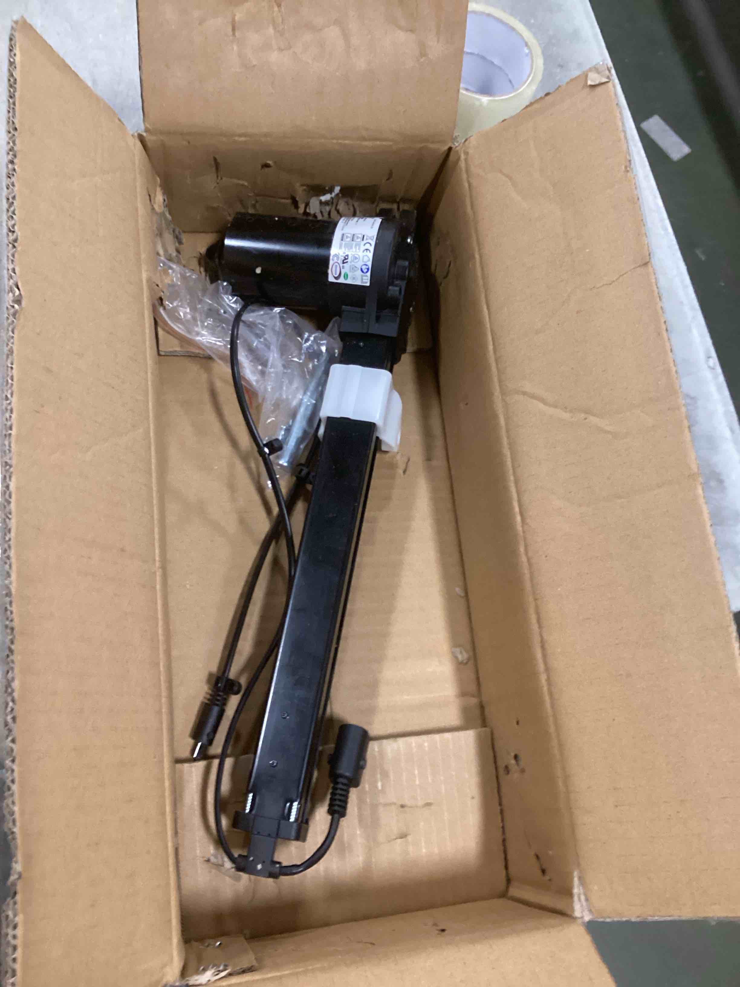 https://s3.amazonaws.com/lotting-images-prod/bidfta/PPE2175005_1738783823833.jpeg