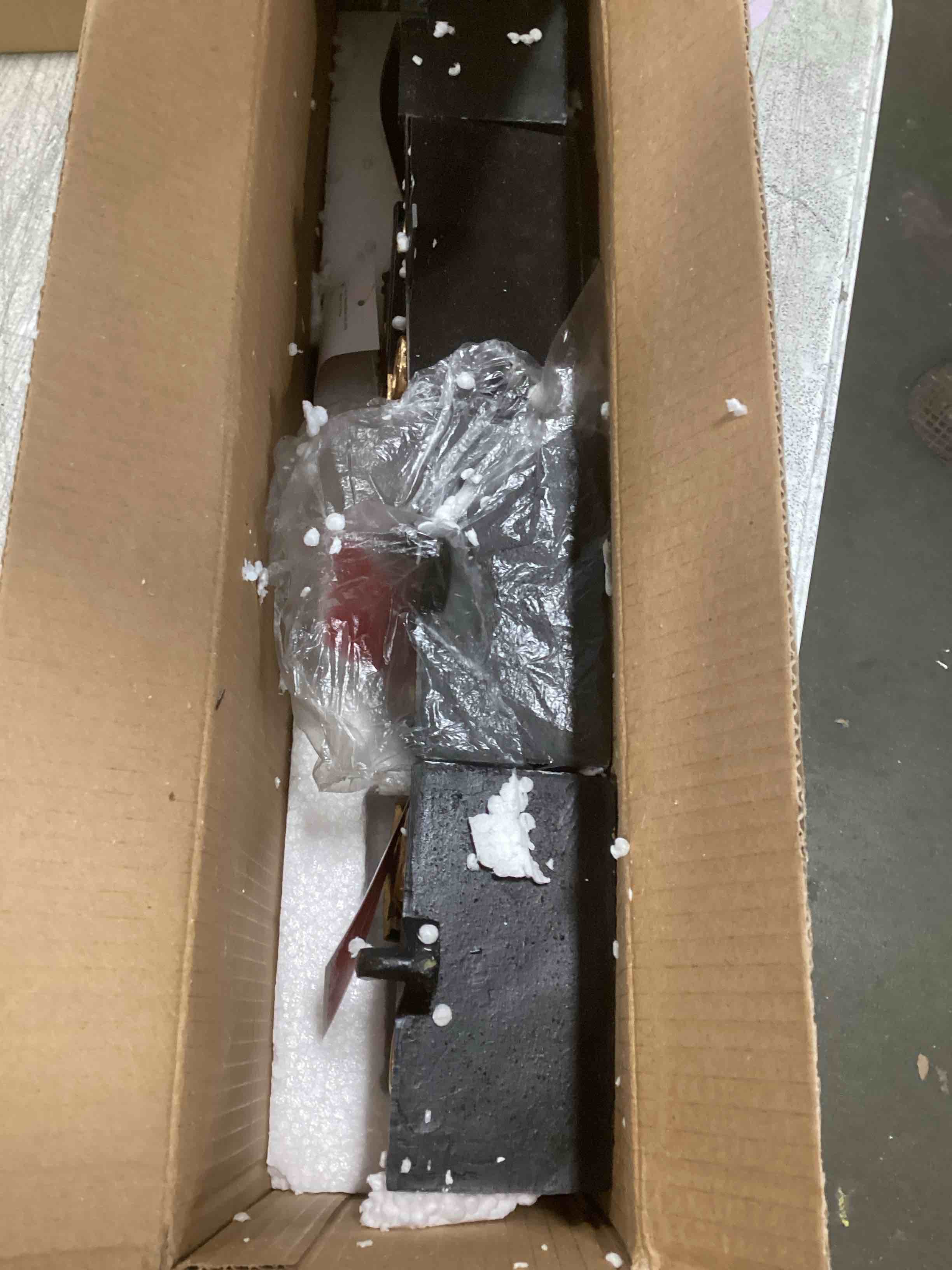 https://s3.amazonaws.com/lotting-images-prod/bidfta/PPE2175356_1738873749145.jpeg