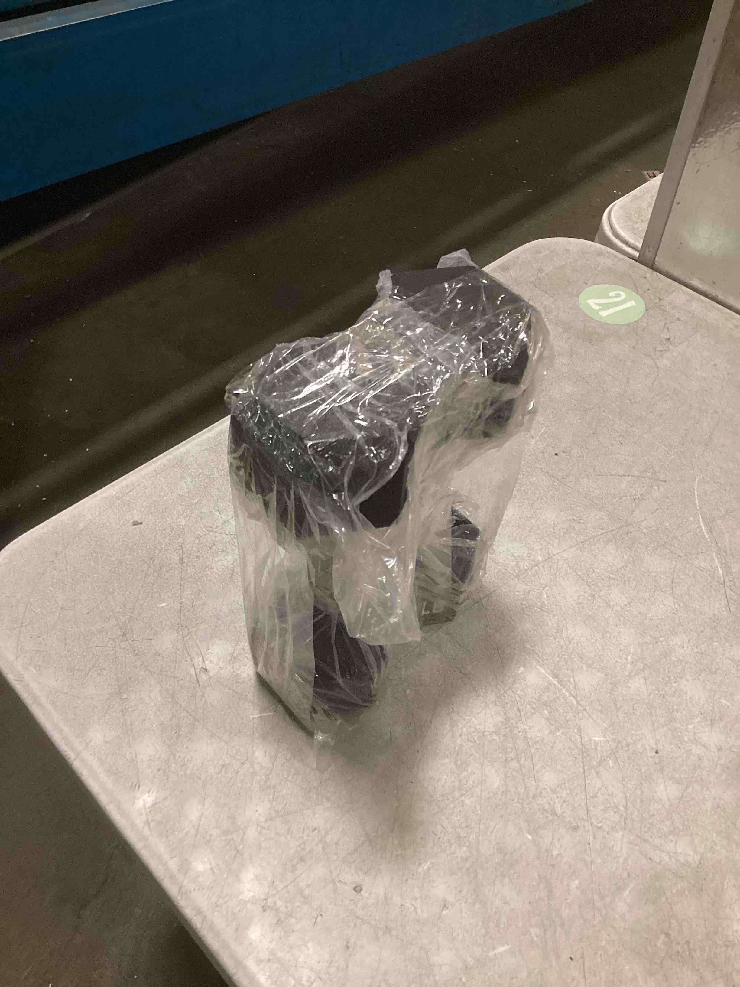 https://s3.amazonaws.com/lotting-images-prod/bidfta/PPE2175455_1738932822349.jpeg