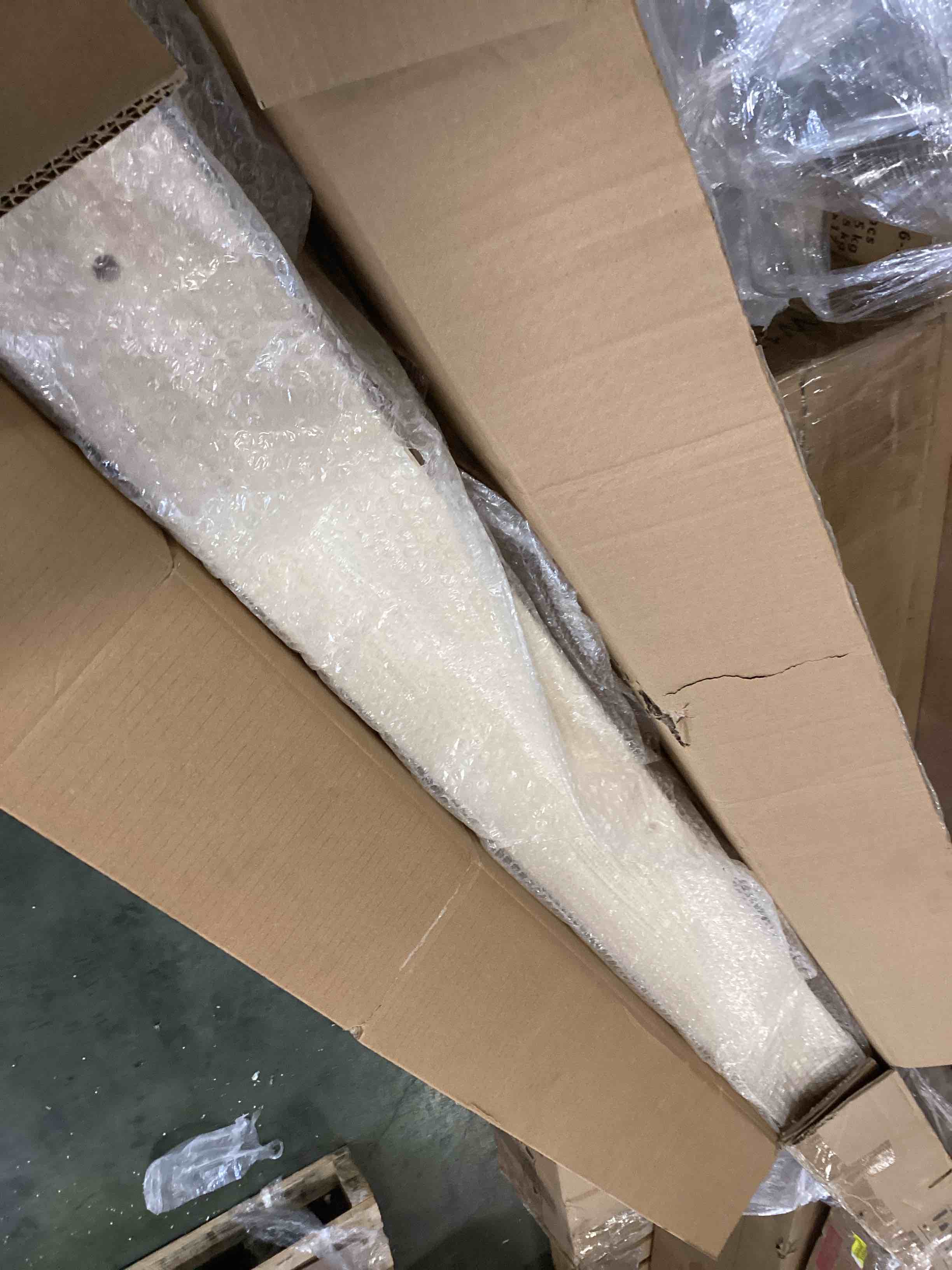 https://s3.amazonaws.com/lotting-images-prod/bidfta/PPE2176097_1738871573009.jpeg