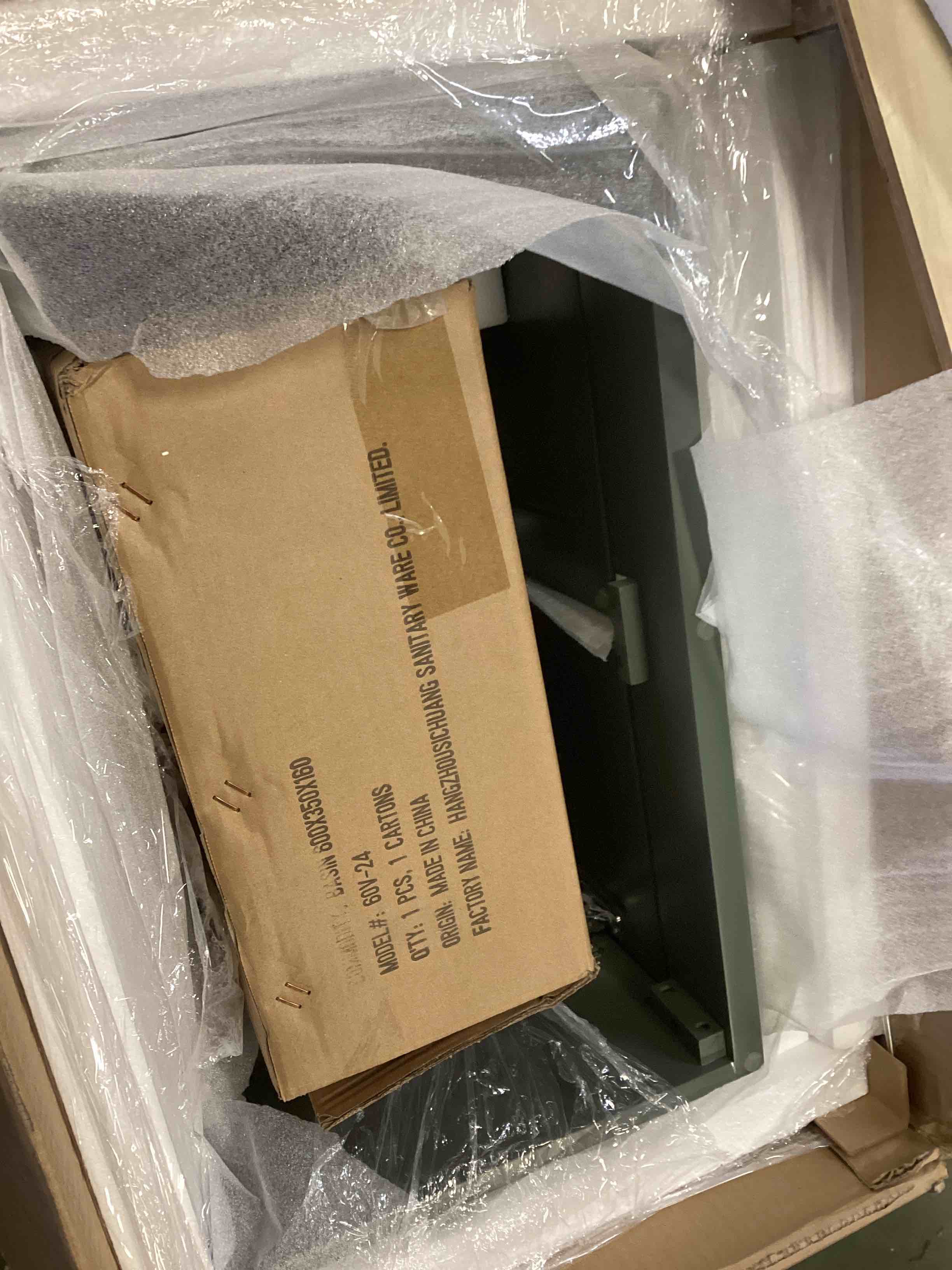 https://s3.amazonaws.com/lotting-images-prod/bidfta/PPE2176177_1738952589247.jpeg