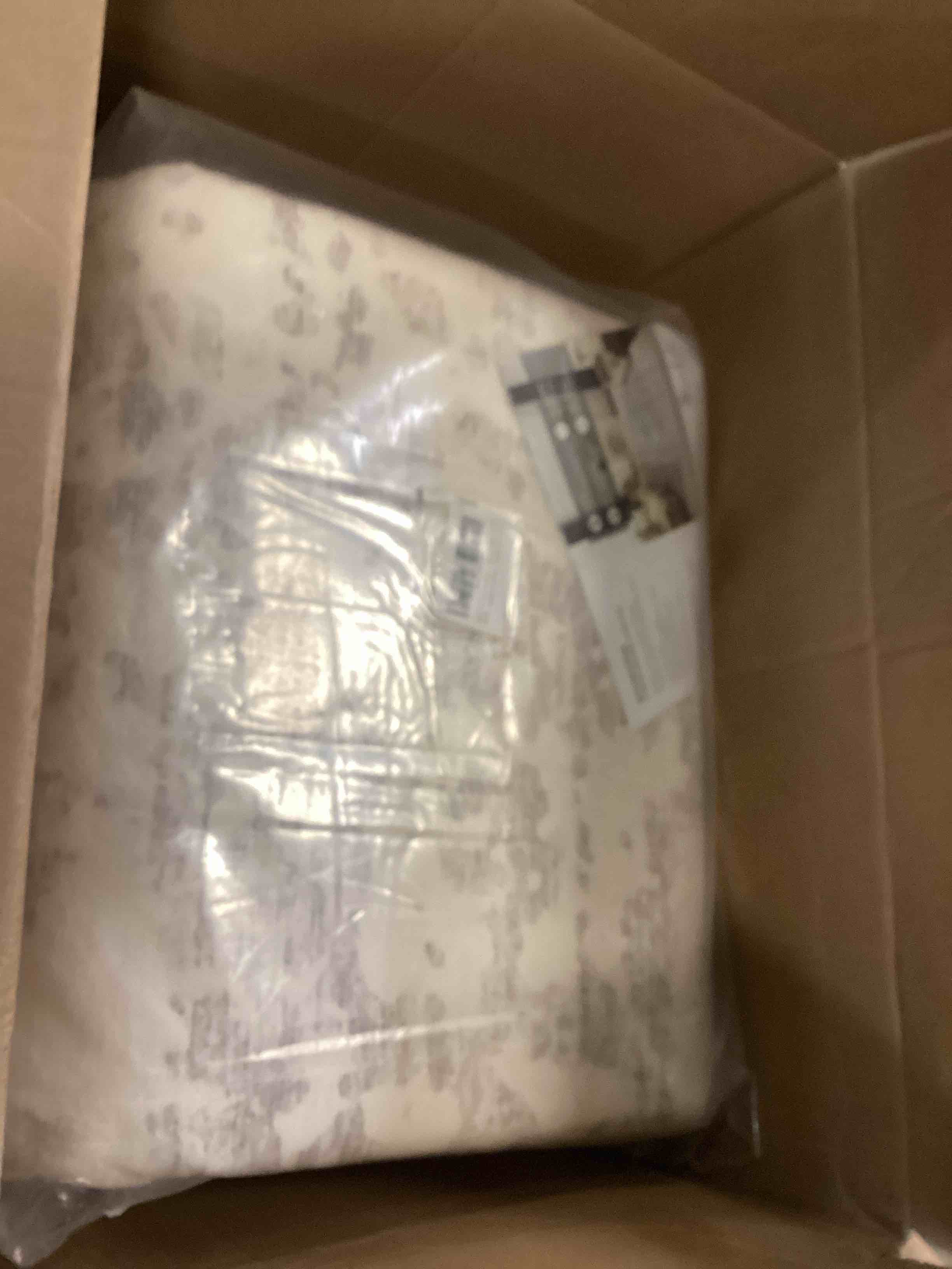 https://s3.amazonaws.com/lotting-images-prod/bidfta/PPE2176298_1739203665653.jpeg