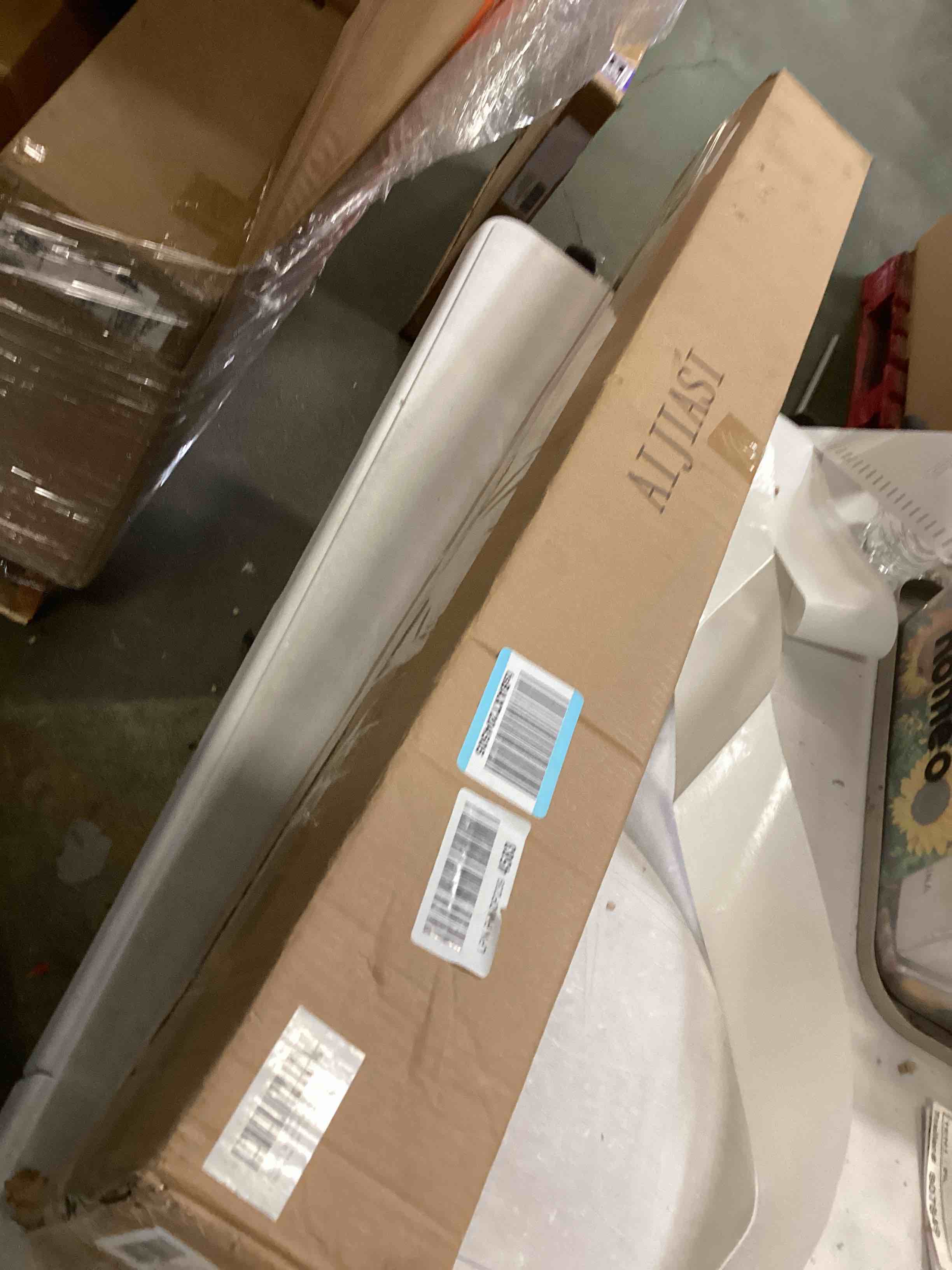 https://s3.amazonaws.com/lotting-images-prod/bidfta/PPE2176417_1739215115750.jpeg