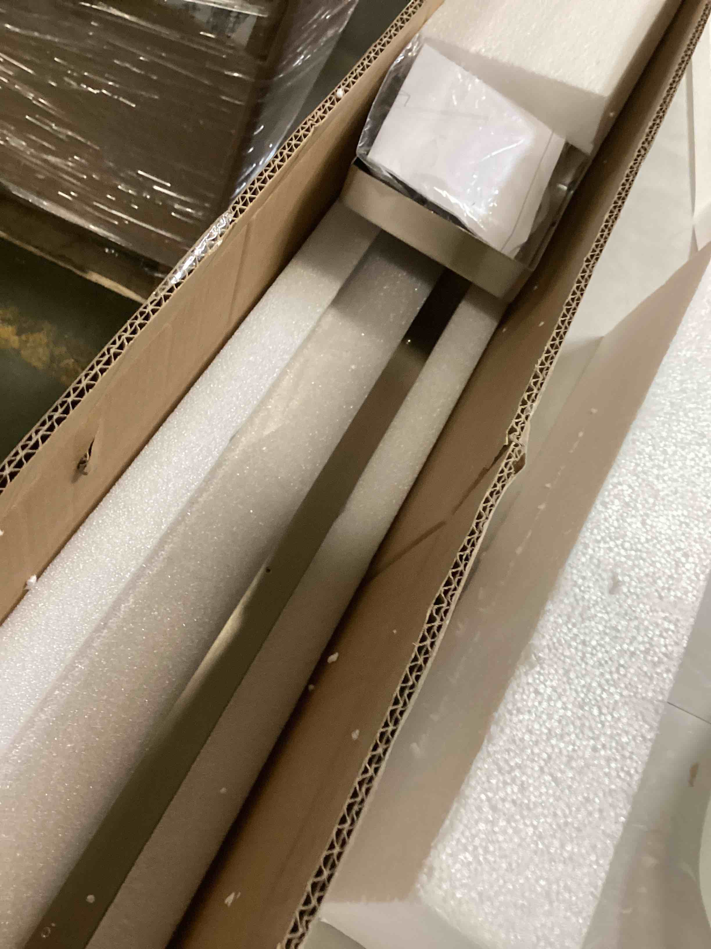 https://s3.amazonaws.com/lotting-images-prod/bidfta/PPE2176417_1739215132369.jpeg