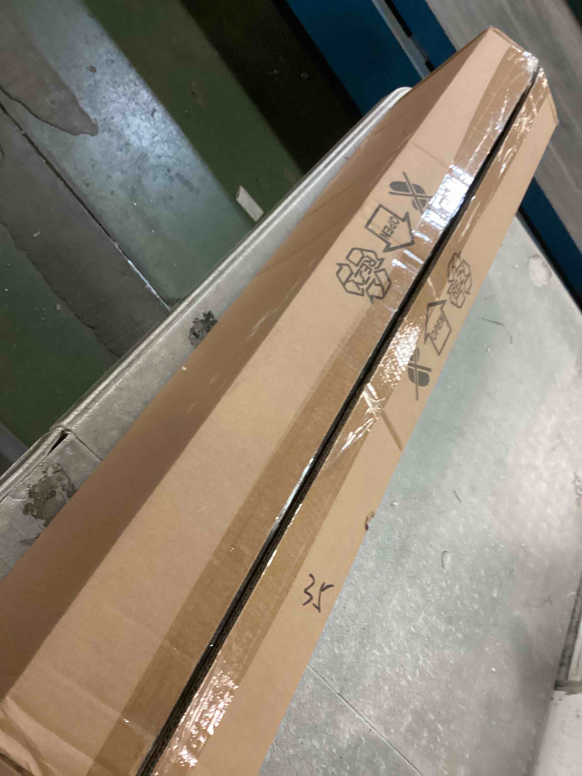 https://s3.amazonaws.com/lotting-images-prod/bidfta/PPE2176471_1739279664511.jpeg