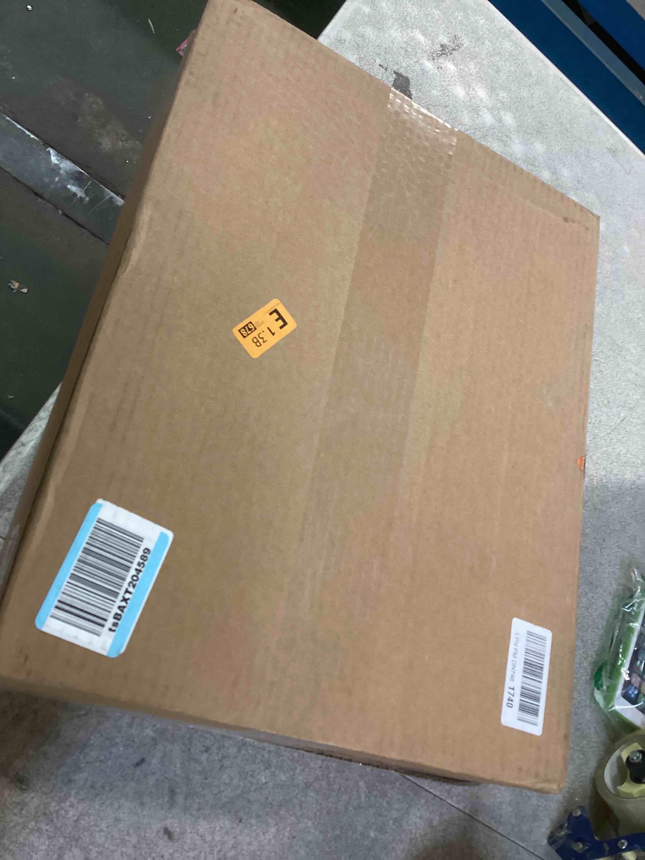 https://s3.amazonaws.com/lotting-images-prod/bidfta/PPE2177187_1739471286574.jpeg