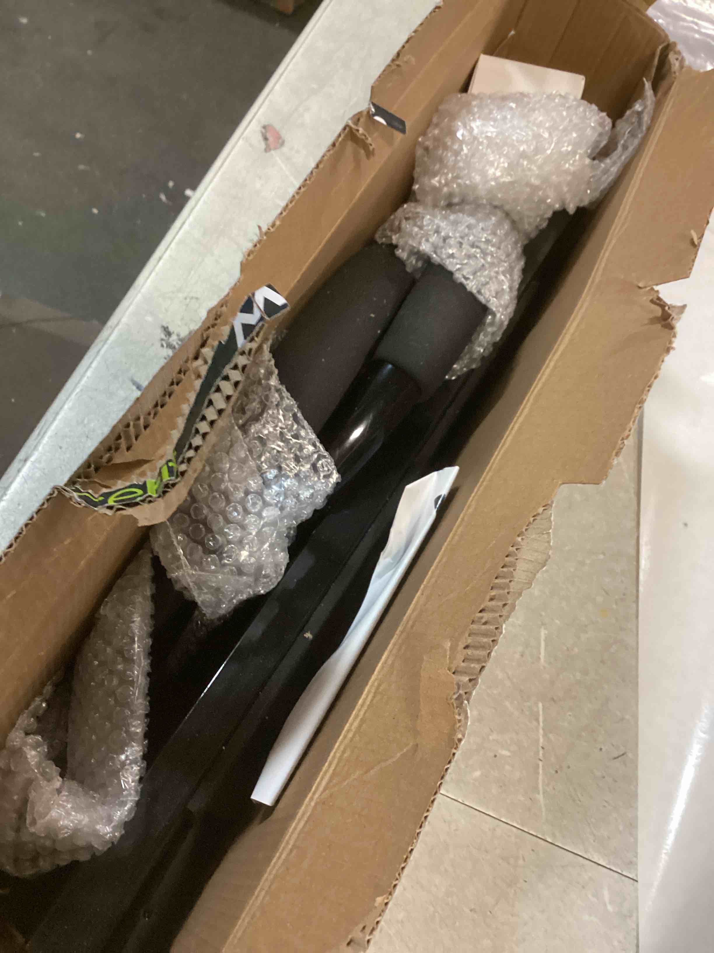 https://s3.amazonaws.com/lotting-images-prod/bidfta/PPE2177789_1739886800419.jpeg