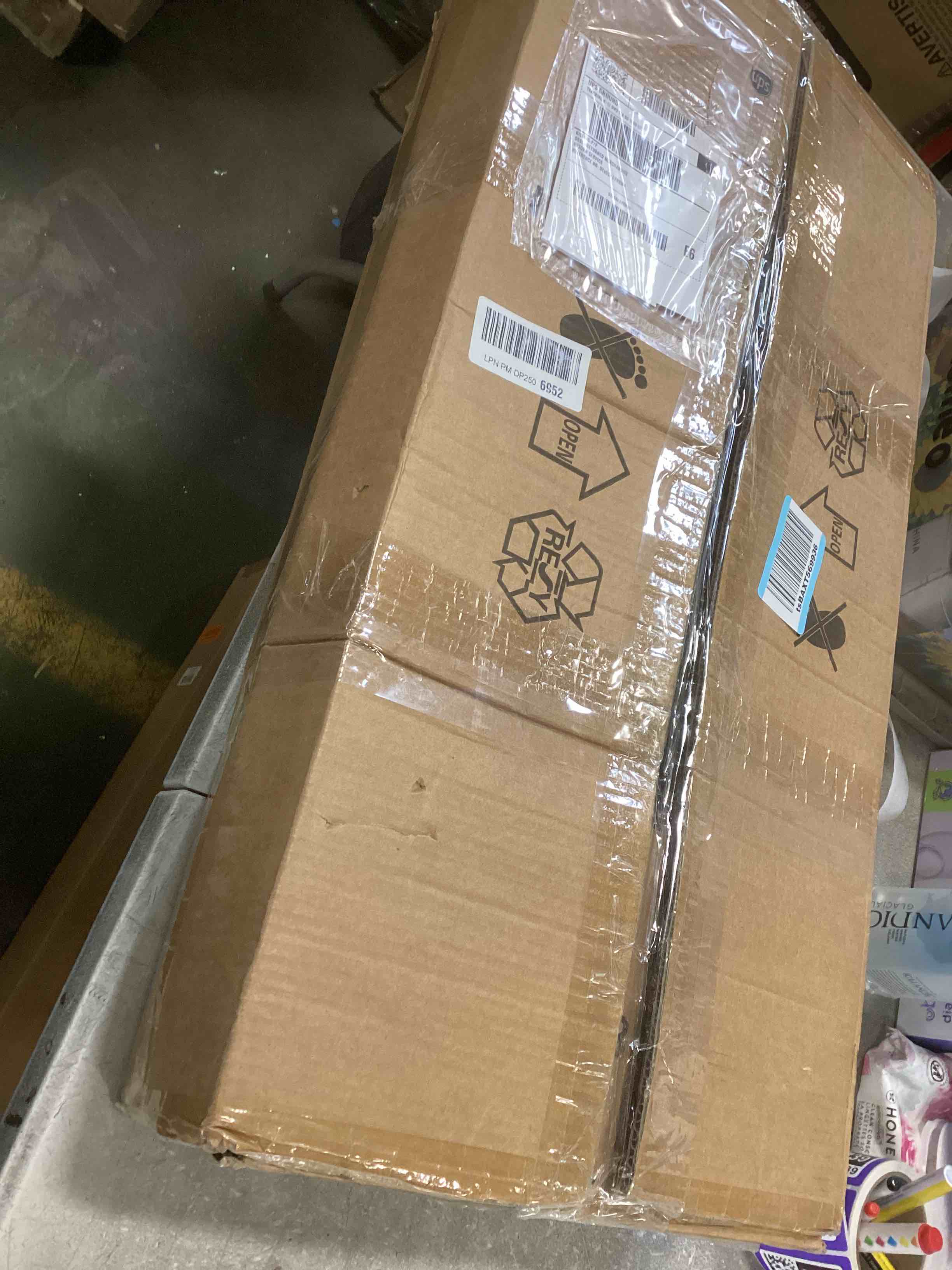 https://s3.amazonaws.com/lotting-images-prod/bidfta/PPE2178732_1740405882481.jpeg