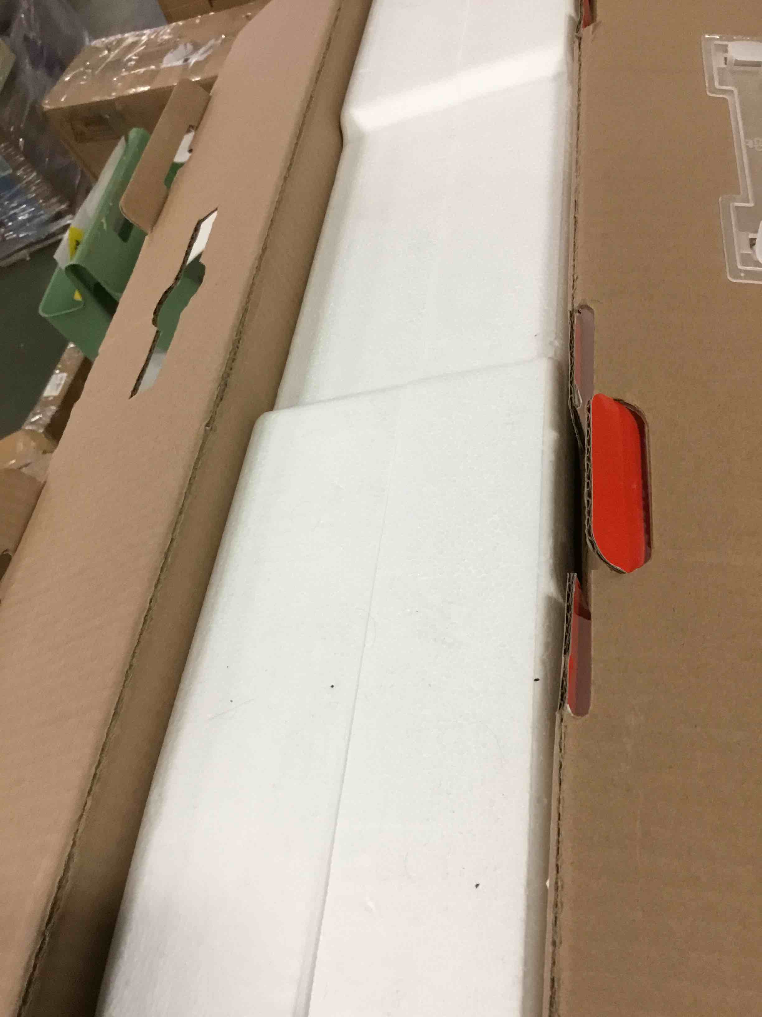 https://s3.amazonaws.com/lotting-images-prod/bidfta/PPE2179093_1736352657417.jpeg